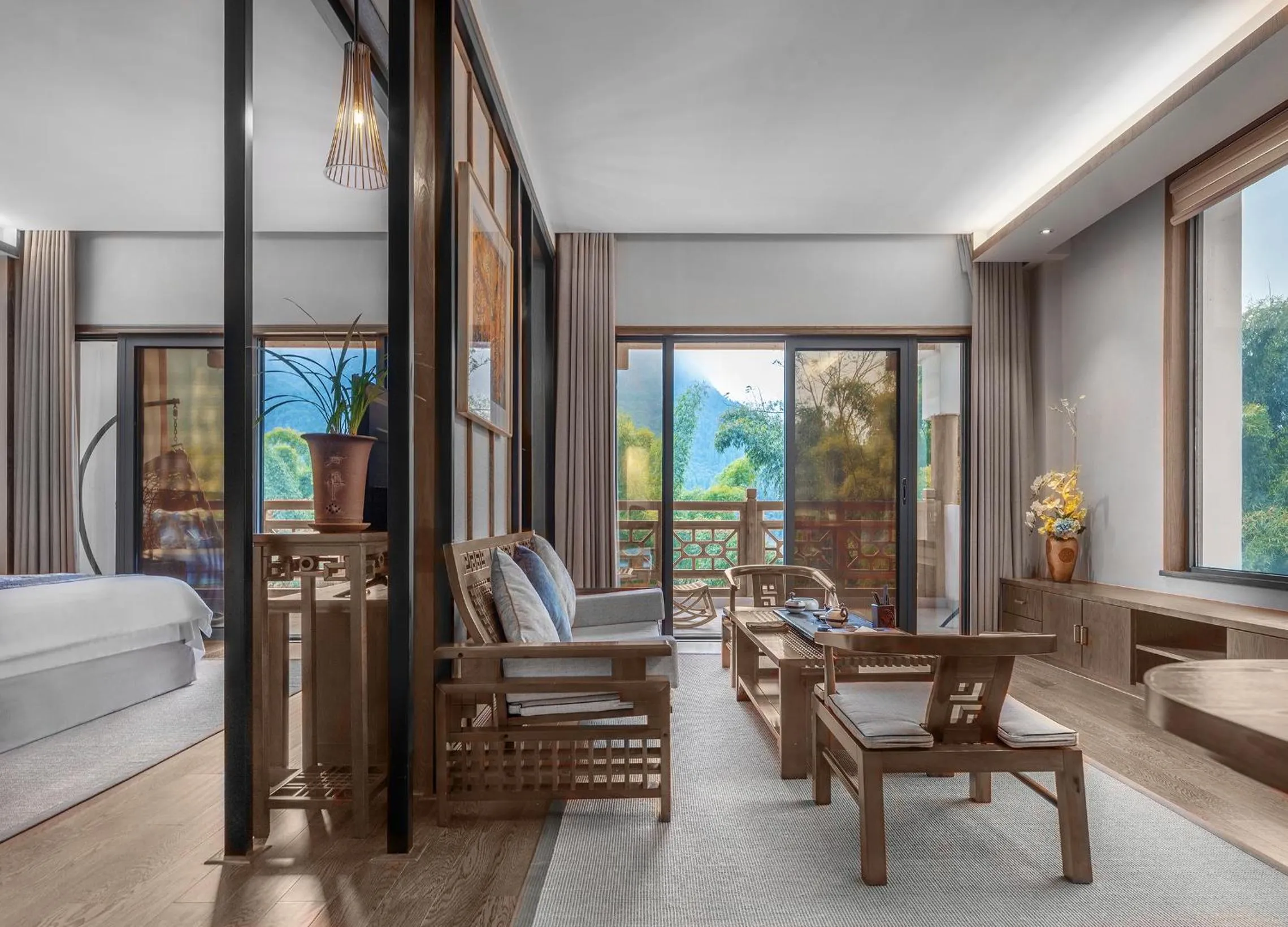 Living room, Bed in Yangshuo Xingping Shanshuiyao Resort - Free Train Station Pick Up -Stay 3 days promotion