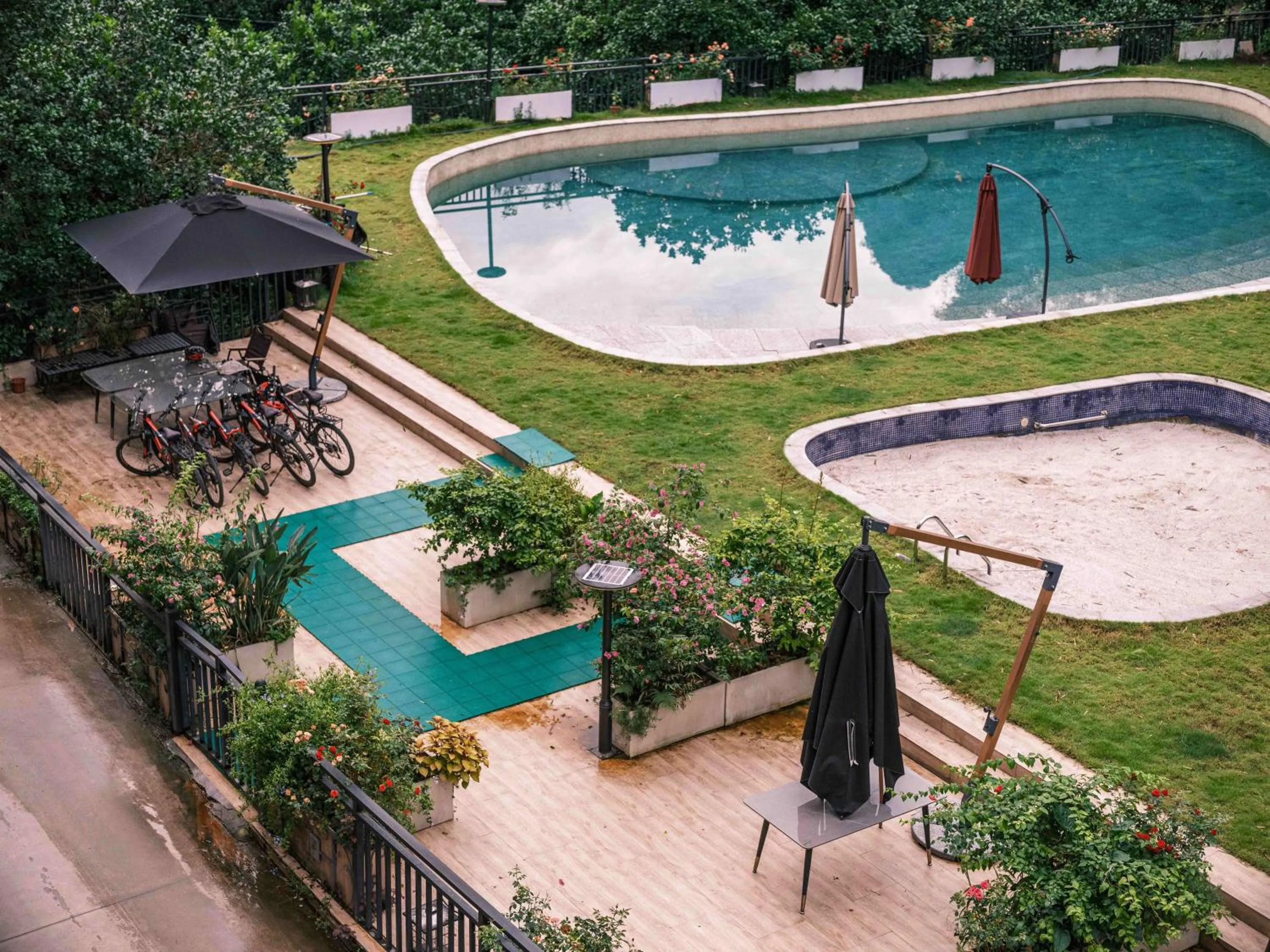 Pool view in Yangshuo Mountain River Ballad Hotel - Free Yangshuo Train Station Pick Up and Drop Off