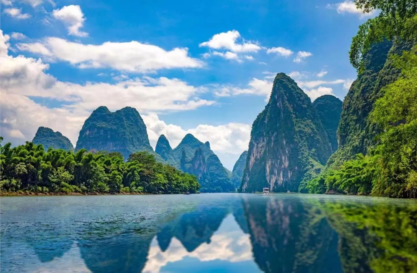 Natural landscape in Yangshuo Xingping Shanshuiyao Resort - Free Train Station Pick Up -Stay 3 days promotion