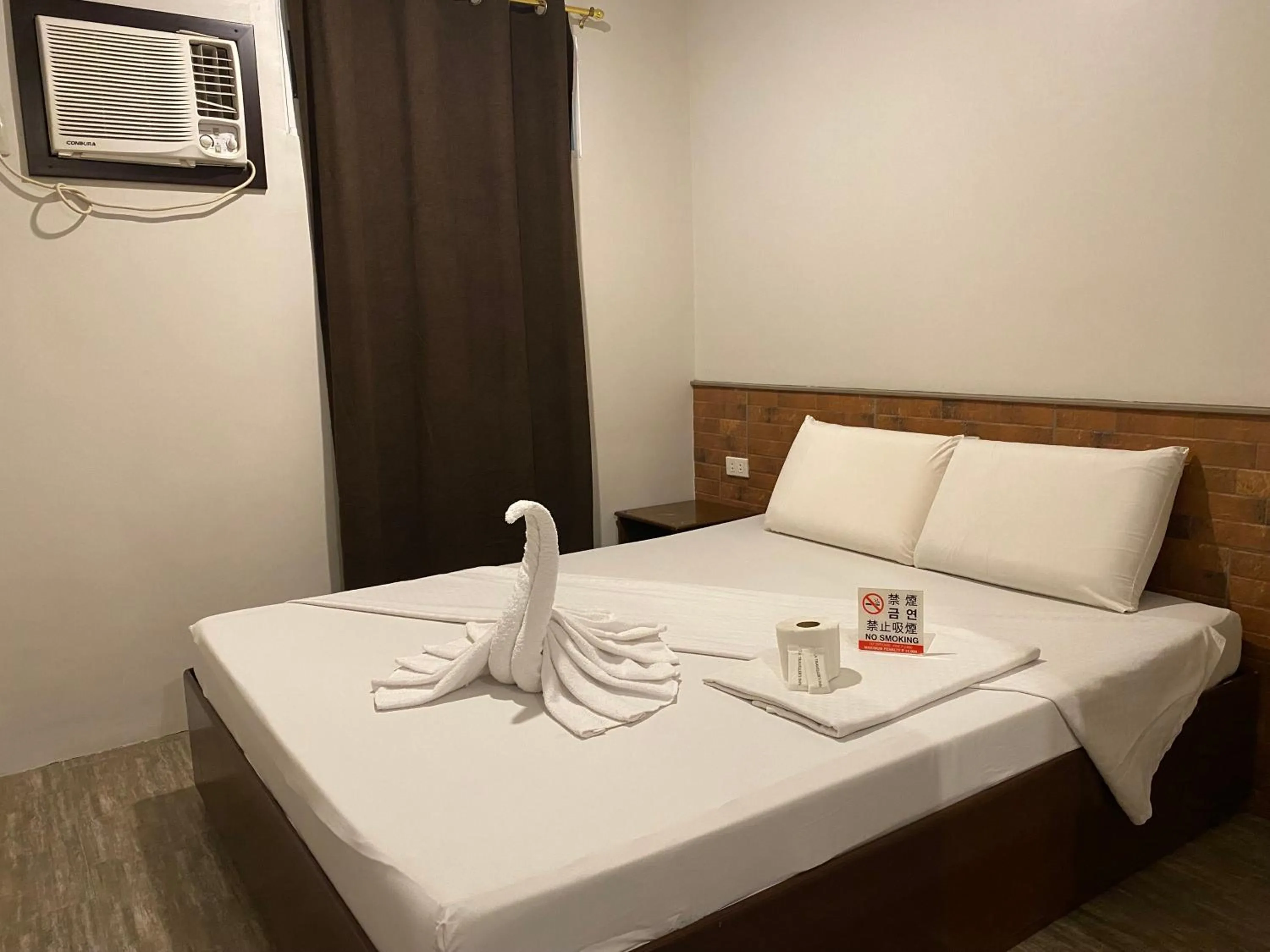 Bed in Traveler's Inn Bajada