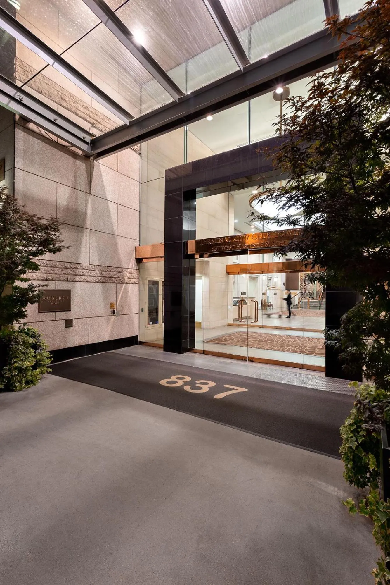 Facade/entrance in Auberge Vancouver Hotel