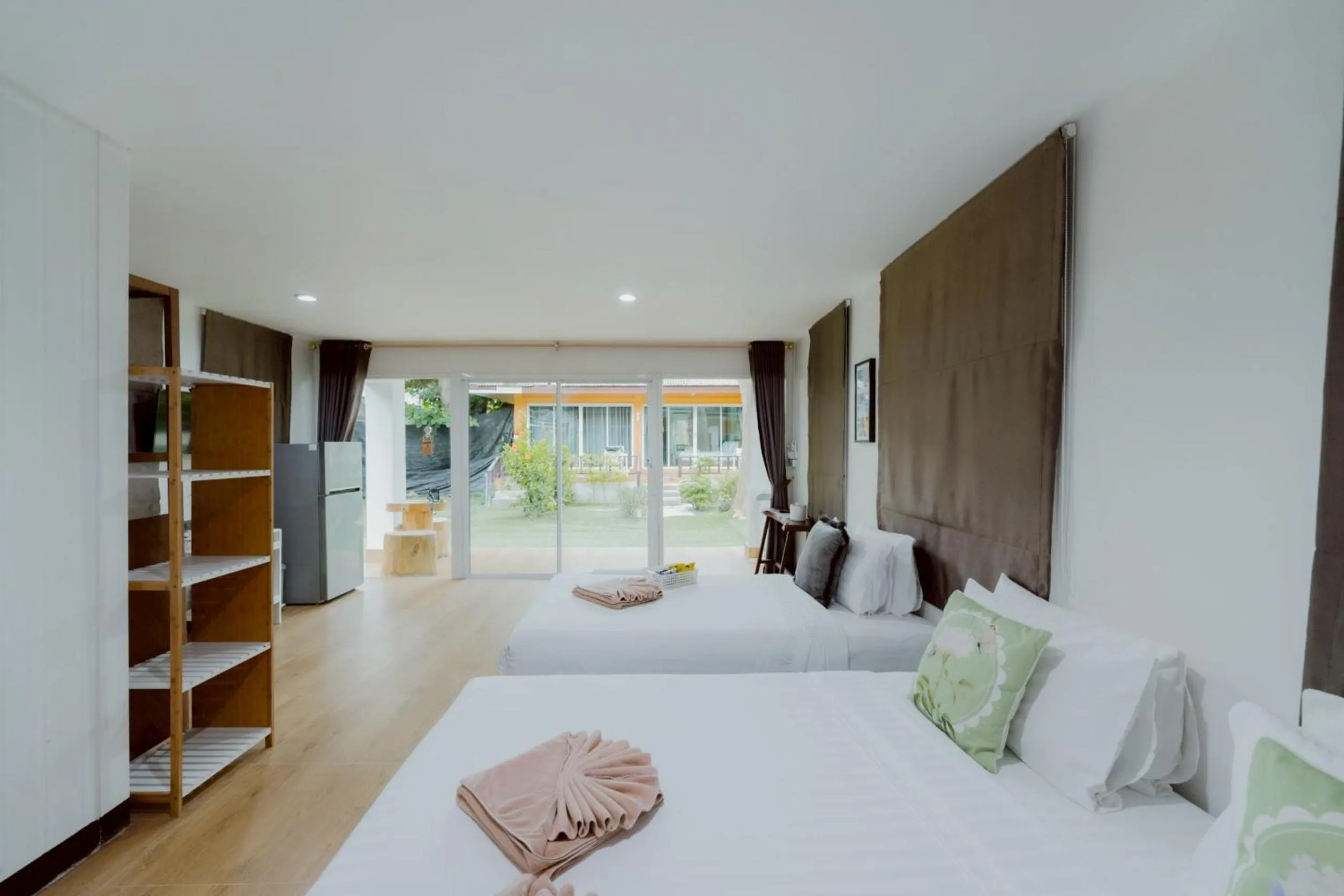 Bed in Samet Lucky Resort