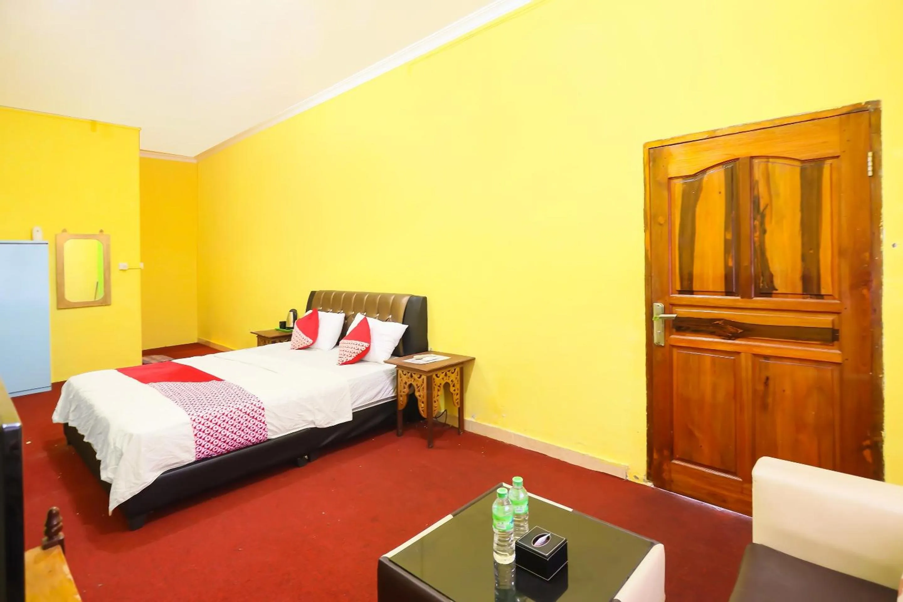 Bedroom, Bed in Hotel O Penginapan Sulthan Penyengat Syariah