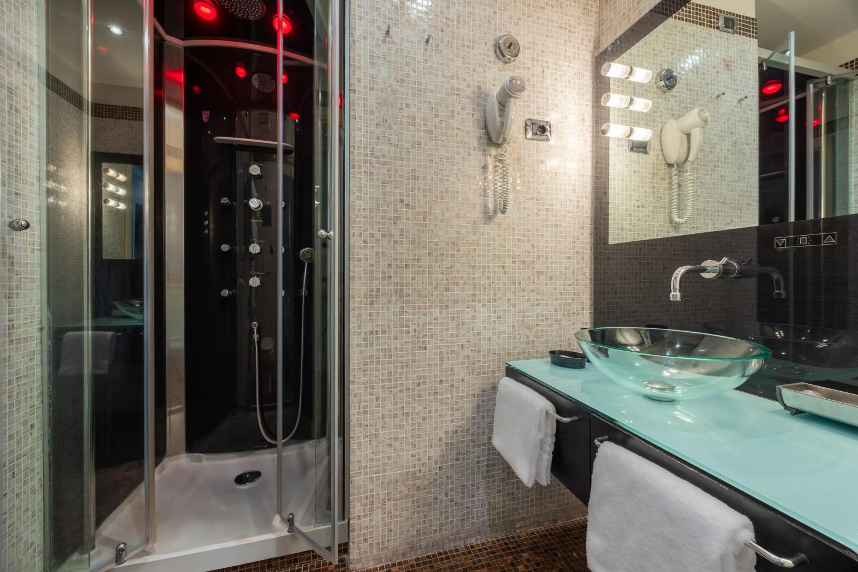 Bathroom in Al Viminale Hill Inn & Hotel