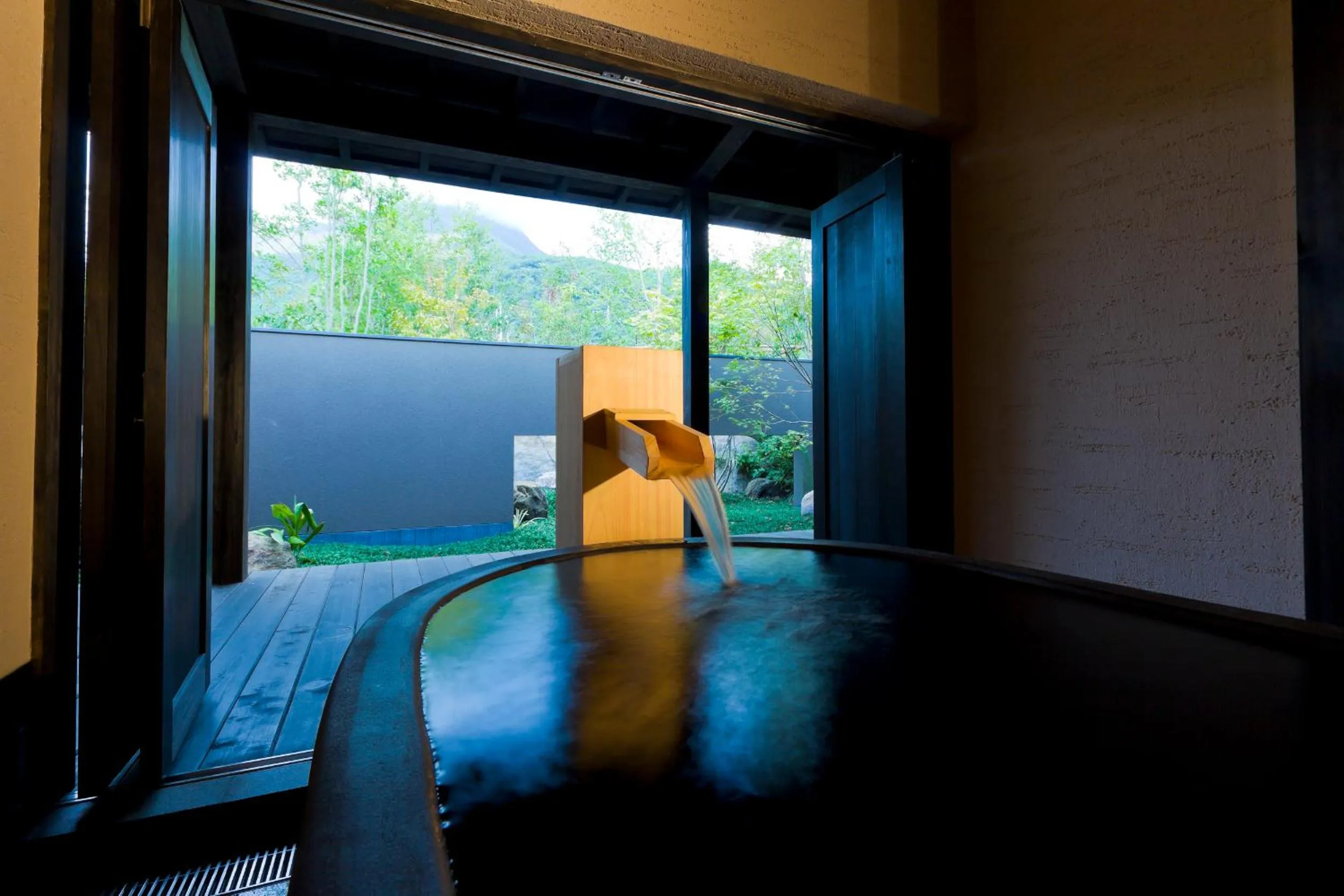 Hot Spring Bath in Yufuin Bettei Itsuki