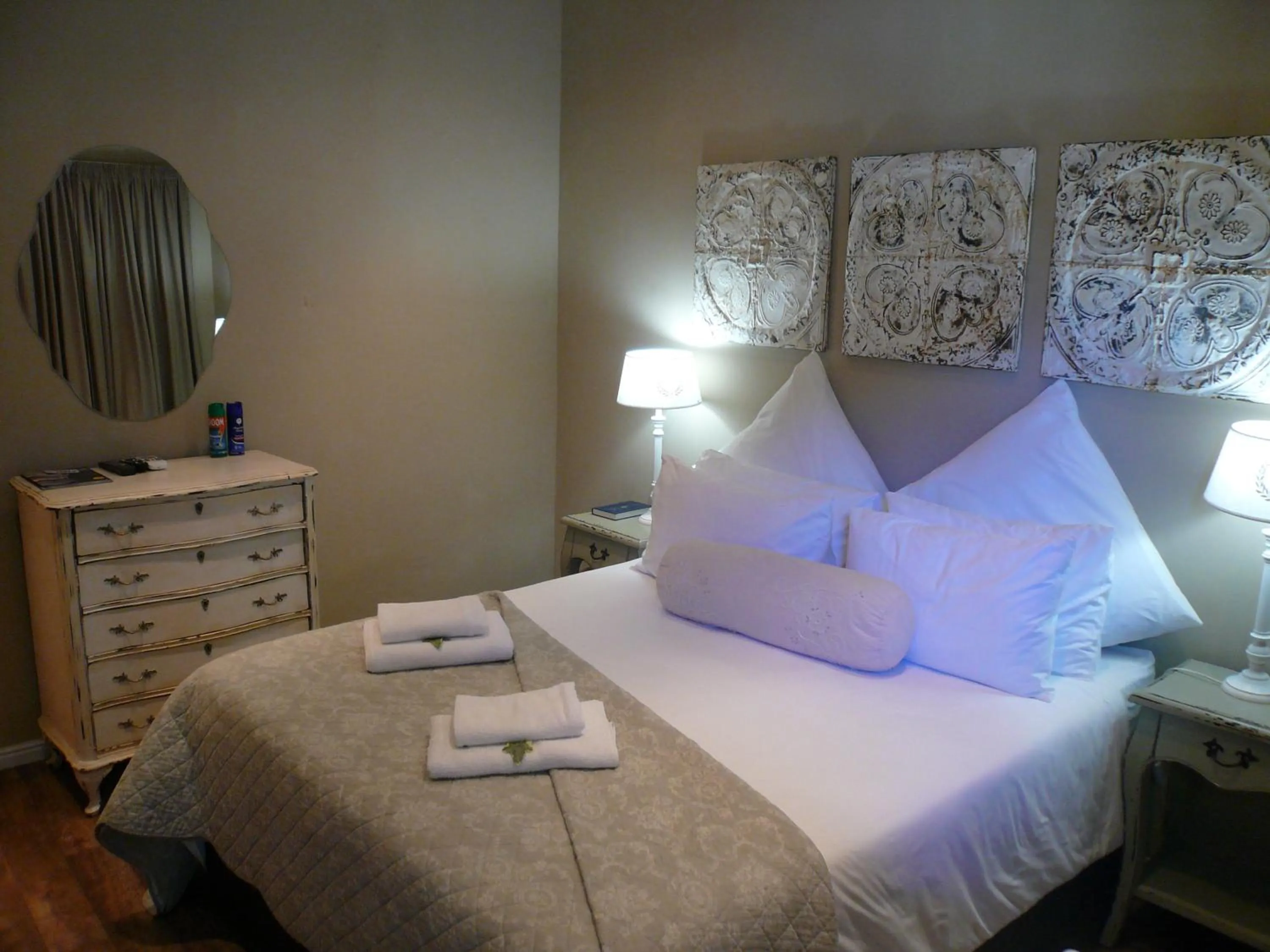 Bedroom, Bed in Die Herehuis