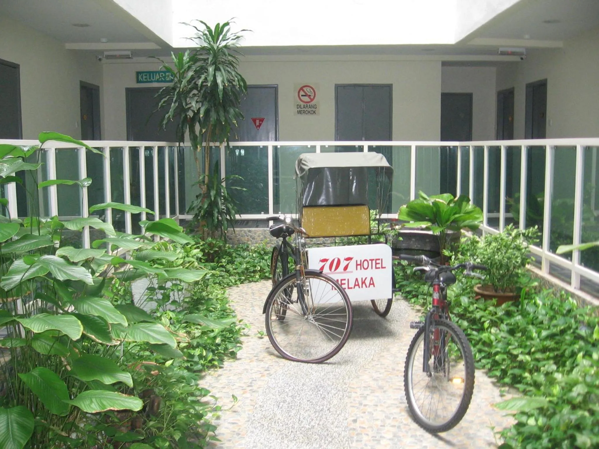 Patio in 707 Hotel Melaka (Orange)