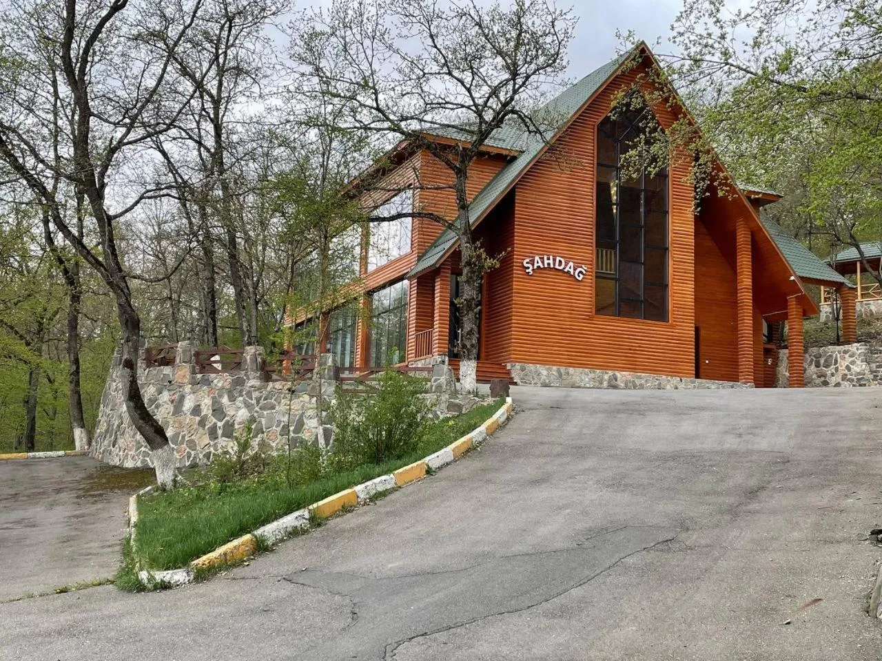 Garden in Deluxe Park Qusar Resort & Spa Hotel