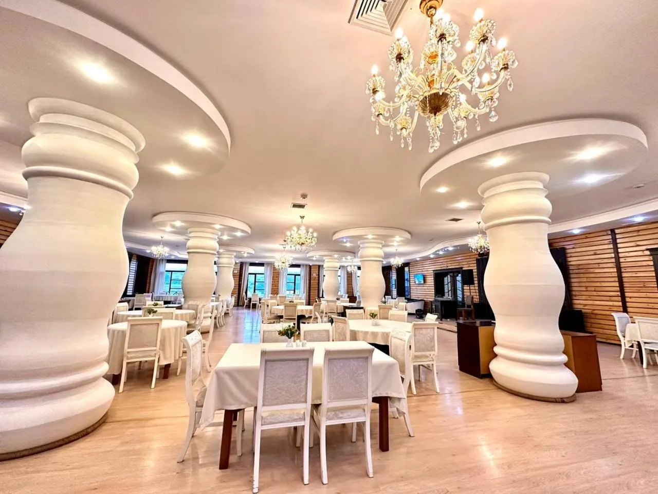 Restaurant/places to eat in Deluxe Park Qusar Resort & Spa Hotel