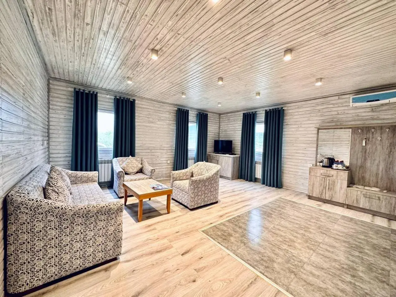 Deluxe Double Room with Balcony in Deluxe Park Qusar Resort & Spa Hotel Deluxe Double Room with Balcony in Deluxe Park Qusar Resort & Spa Hotel