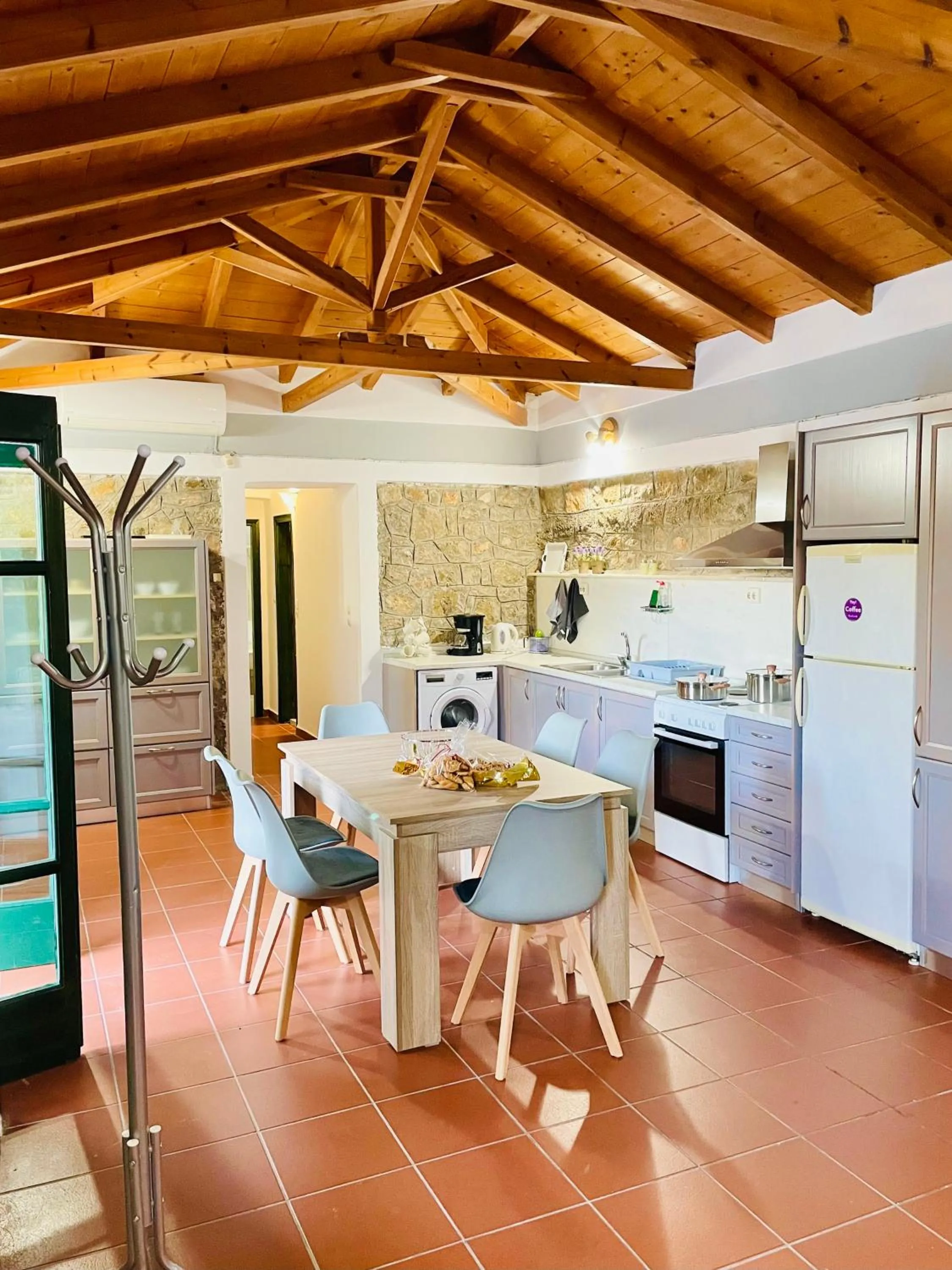 Kitchen or kitchenette in Citrus garden