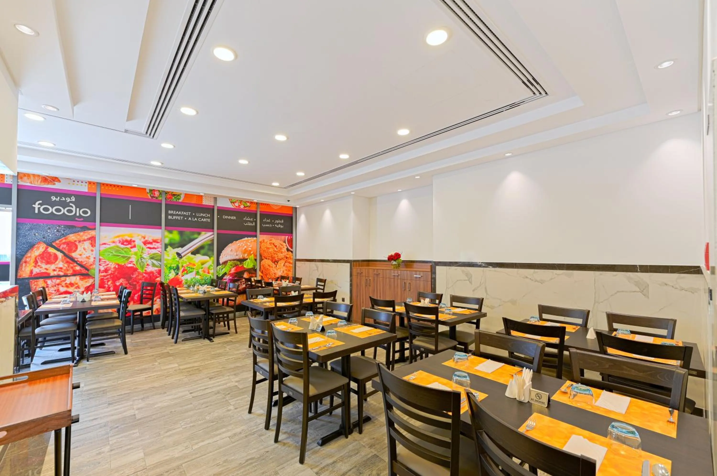 Restaurant/places to eat in TIME Moonstone Hotel Apartments