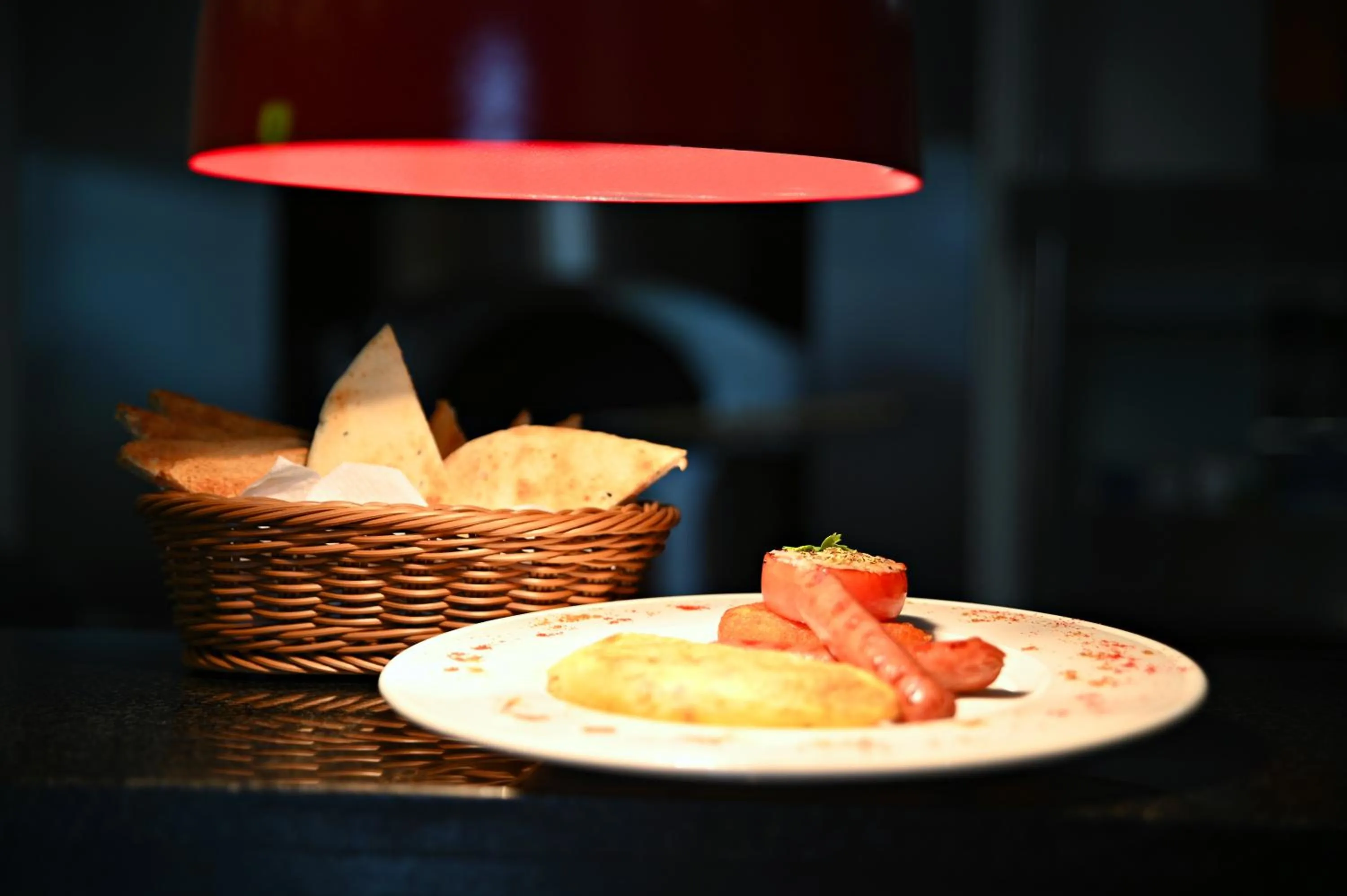 Restaurant/places to eat in TIME Moonstone Hotel Apartments