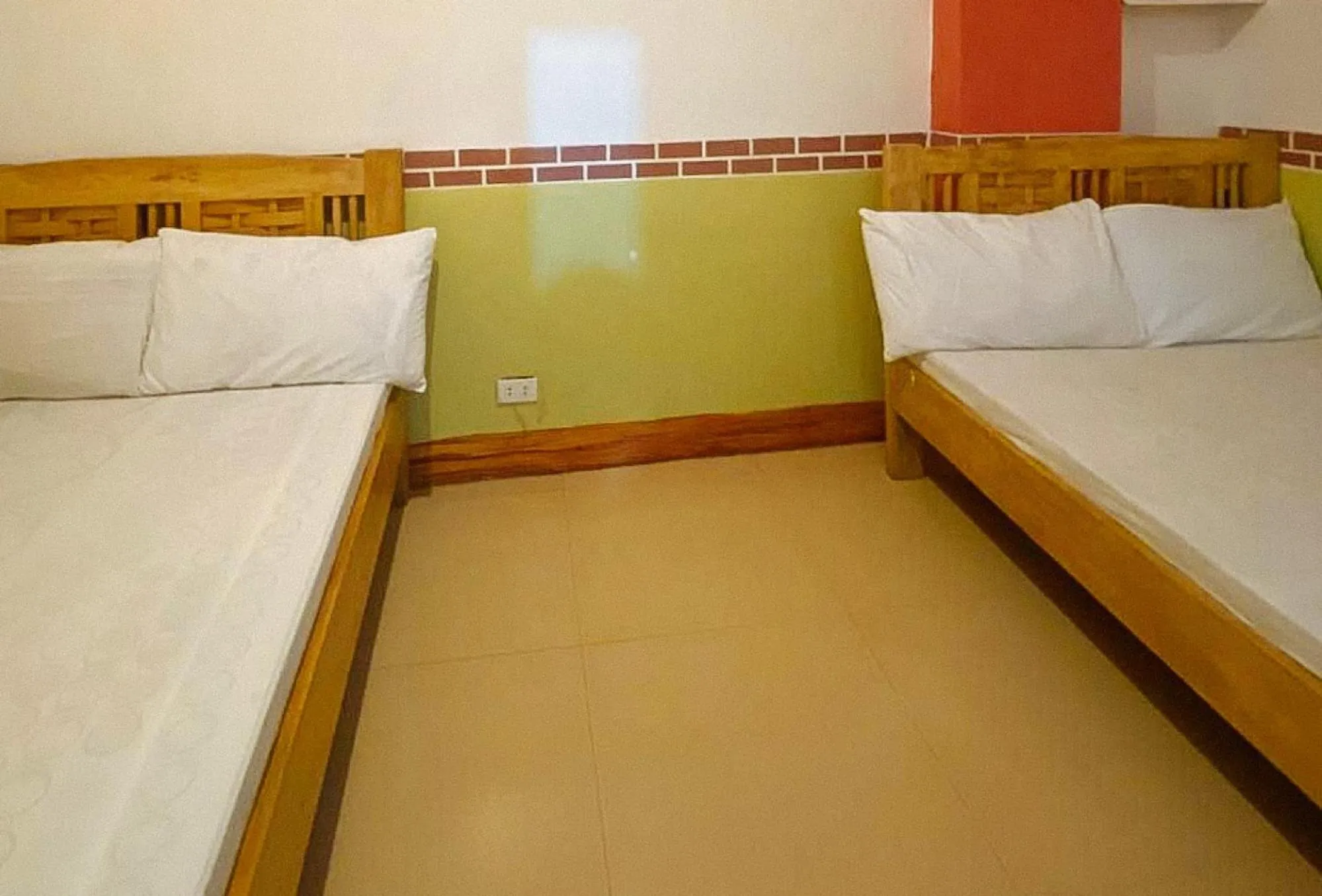 Bed in RedDoorz Hostel at Baguio Tourist Cabin