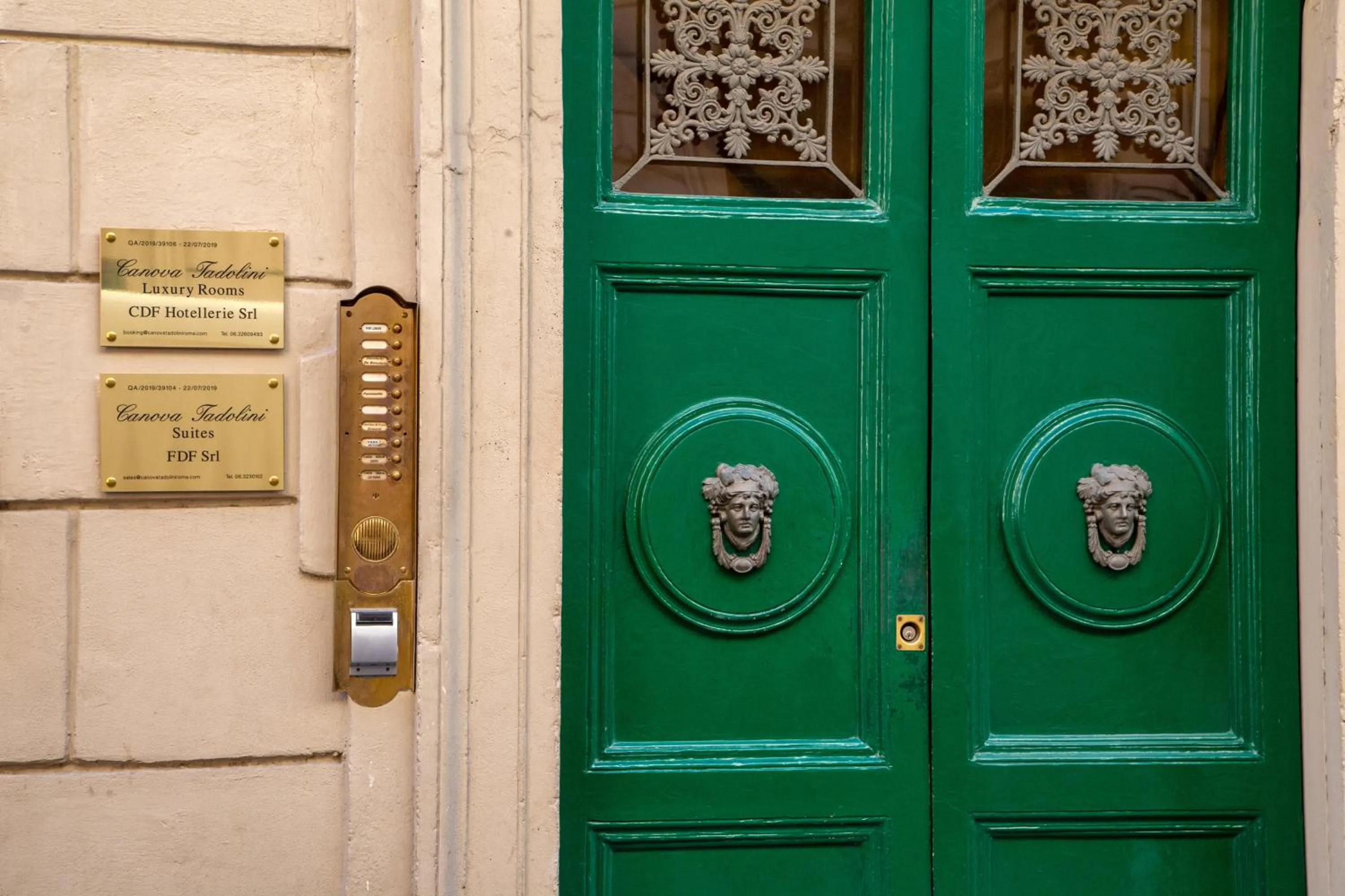 Facade/entrance in Residenza Canova Tadolini - Guesthouse