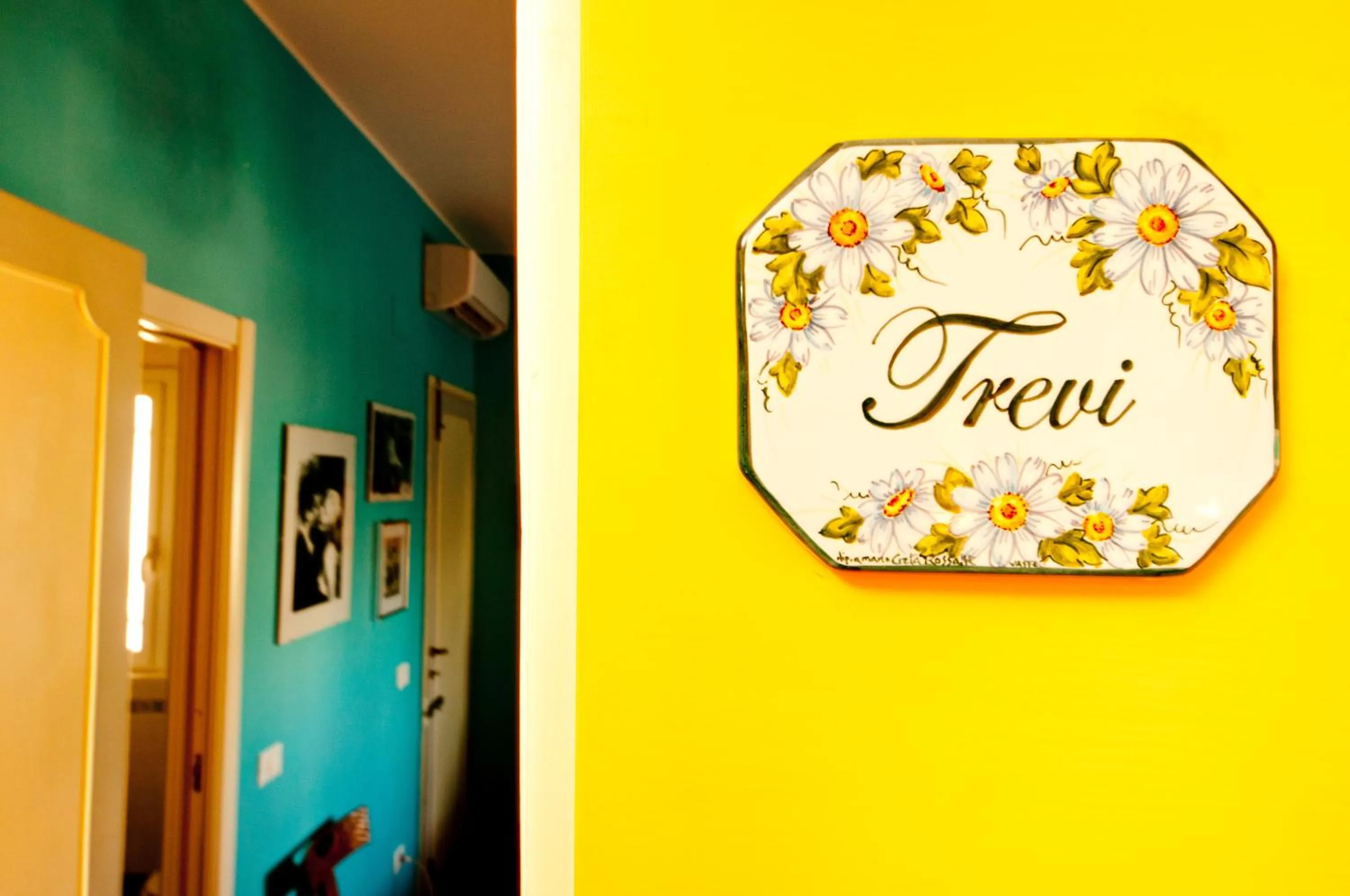 Decorative detail in Passeggiate Romane