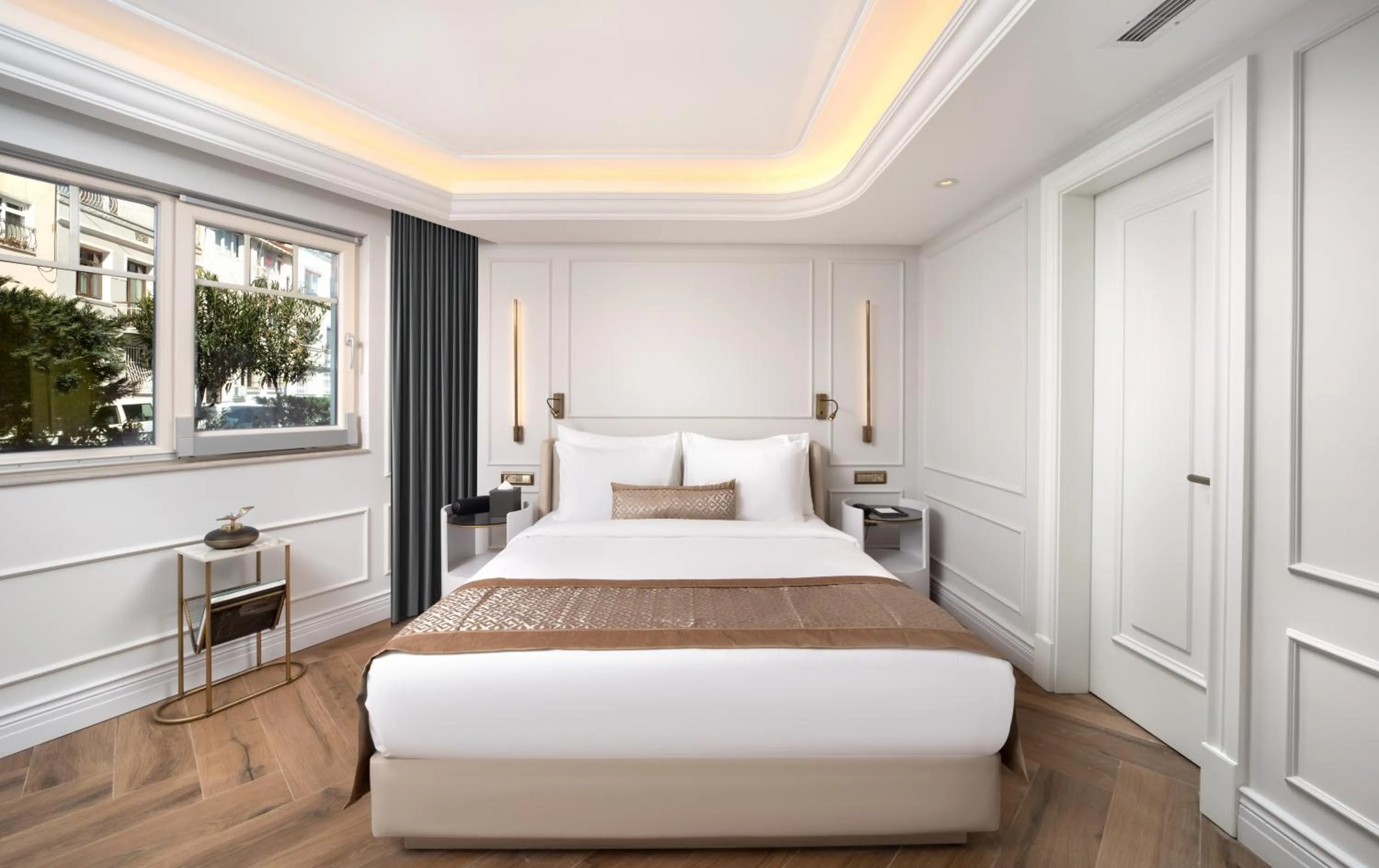 Photo of the whole room, Bed in Mula Hotel