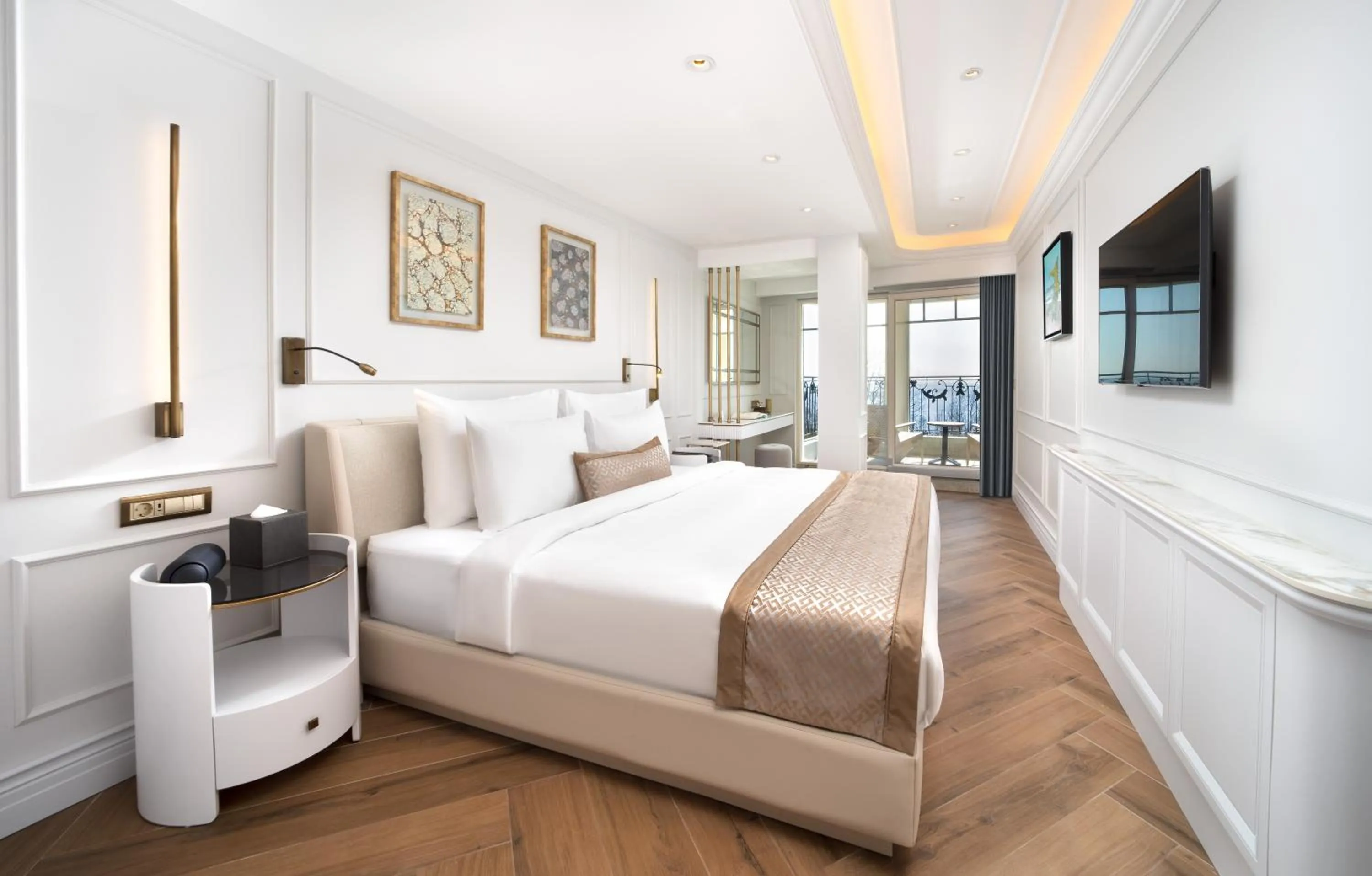 Photo of the whole room, Bed in Mula Hotel