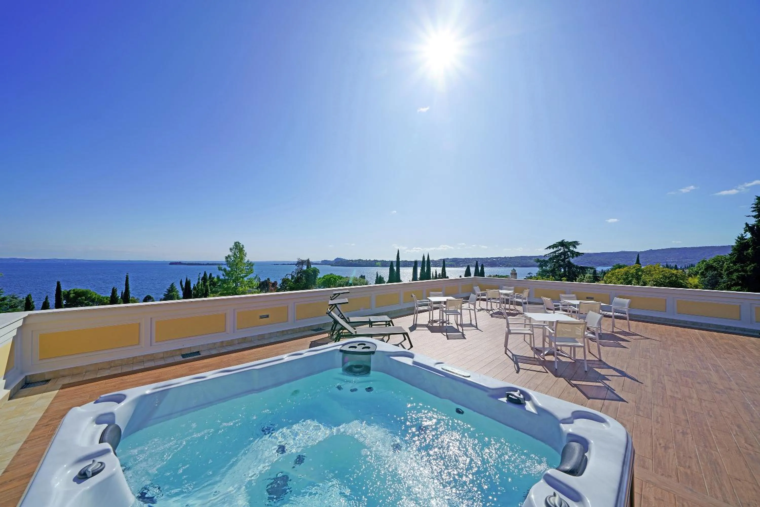 Hot Tub in Villa Sofia Hotel