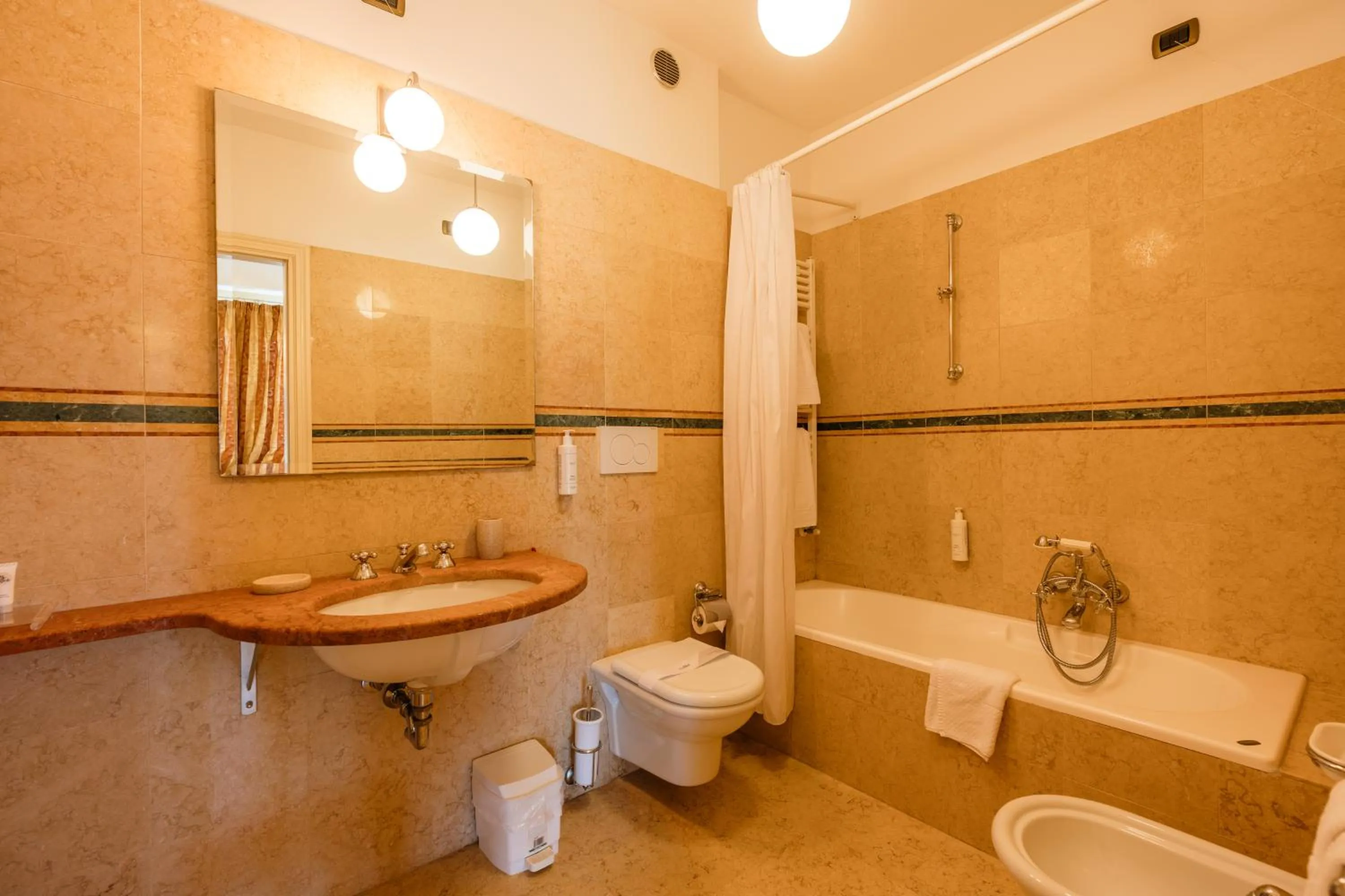 Bathroom in Villa Sofia Hotel