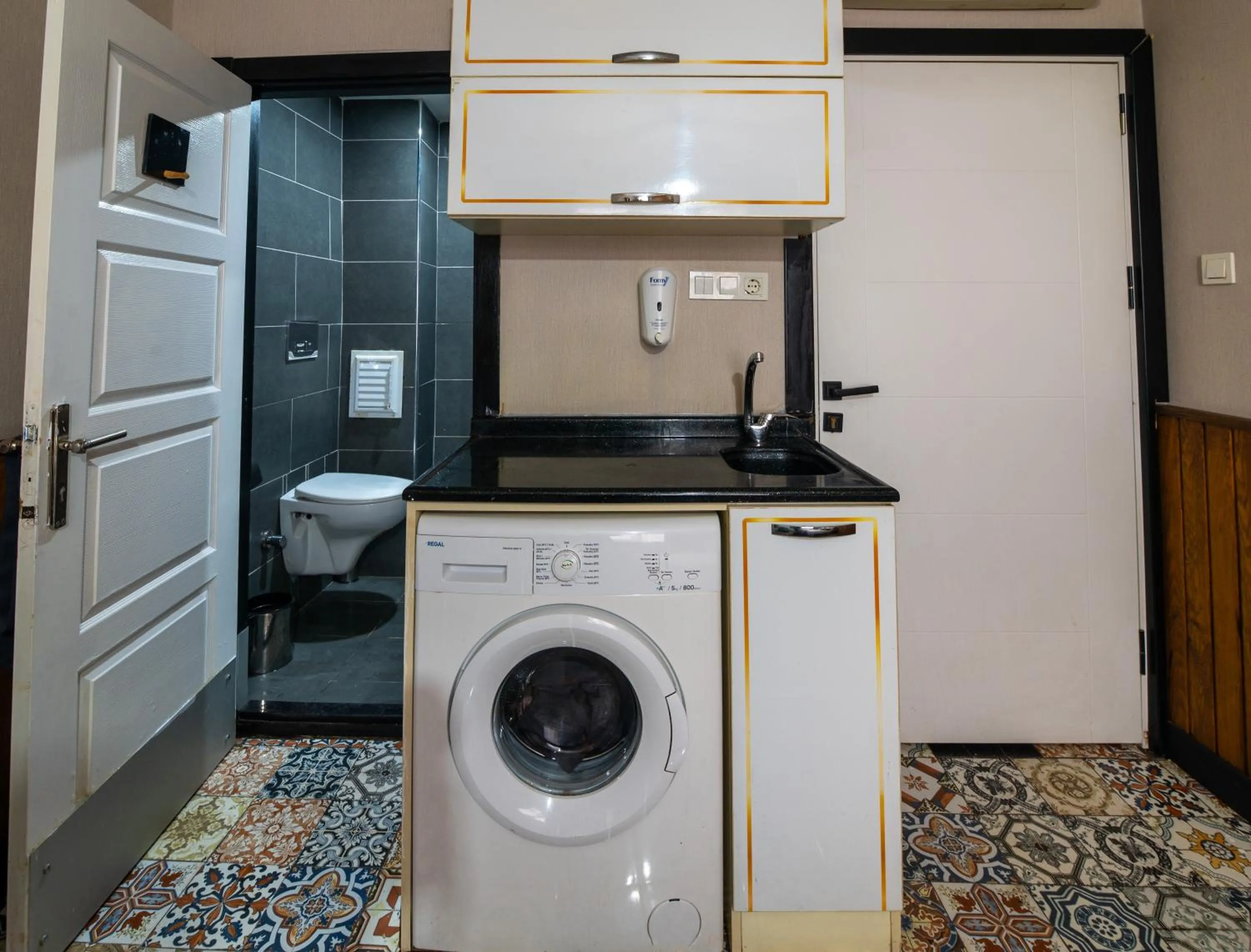 Kitchen or kitchenette in İmza Hotel Suite