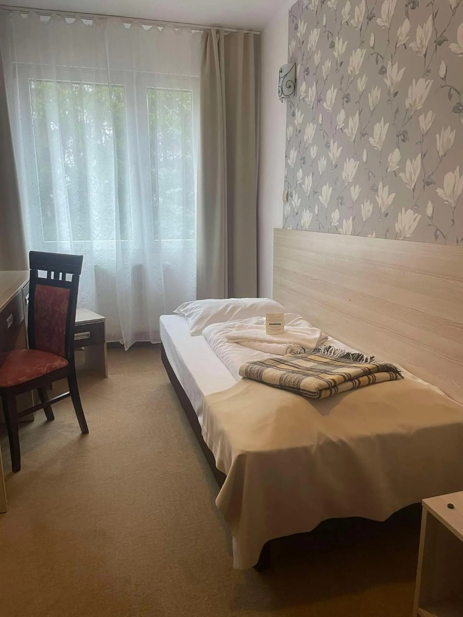 Bed in A&A PRESTIGE Spólka z Ograniczoną Odpowiedzialnością
