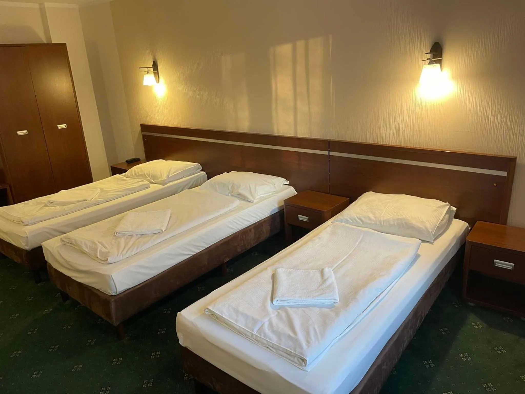 Bed in A&A PRESTIGE Spólka z Ograniczoną Odpowiedzialnością