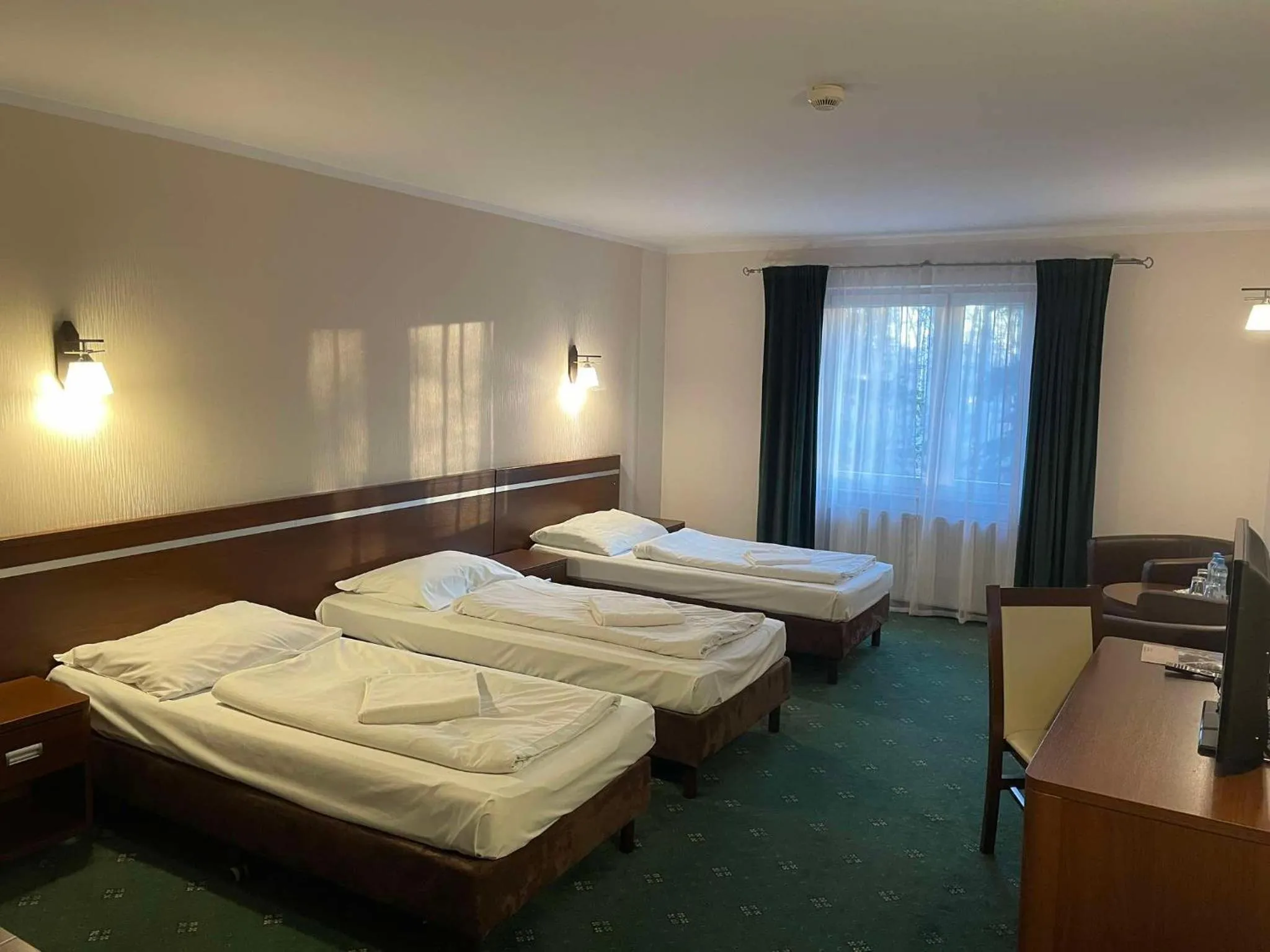 Bed in A&A PRESTIGE Spólka z Ograniczoną Odpowiedzialnością