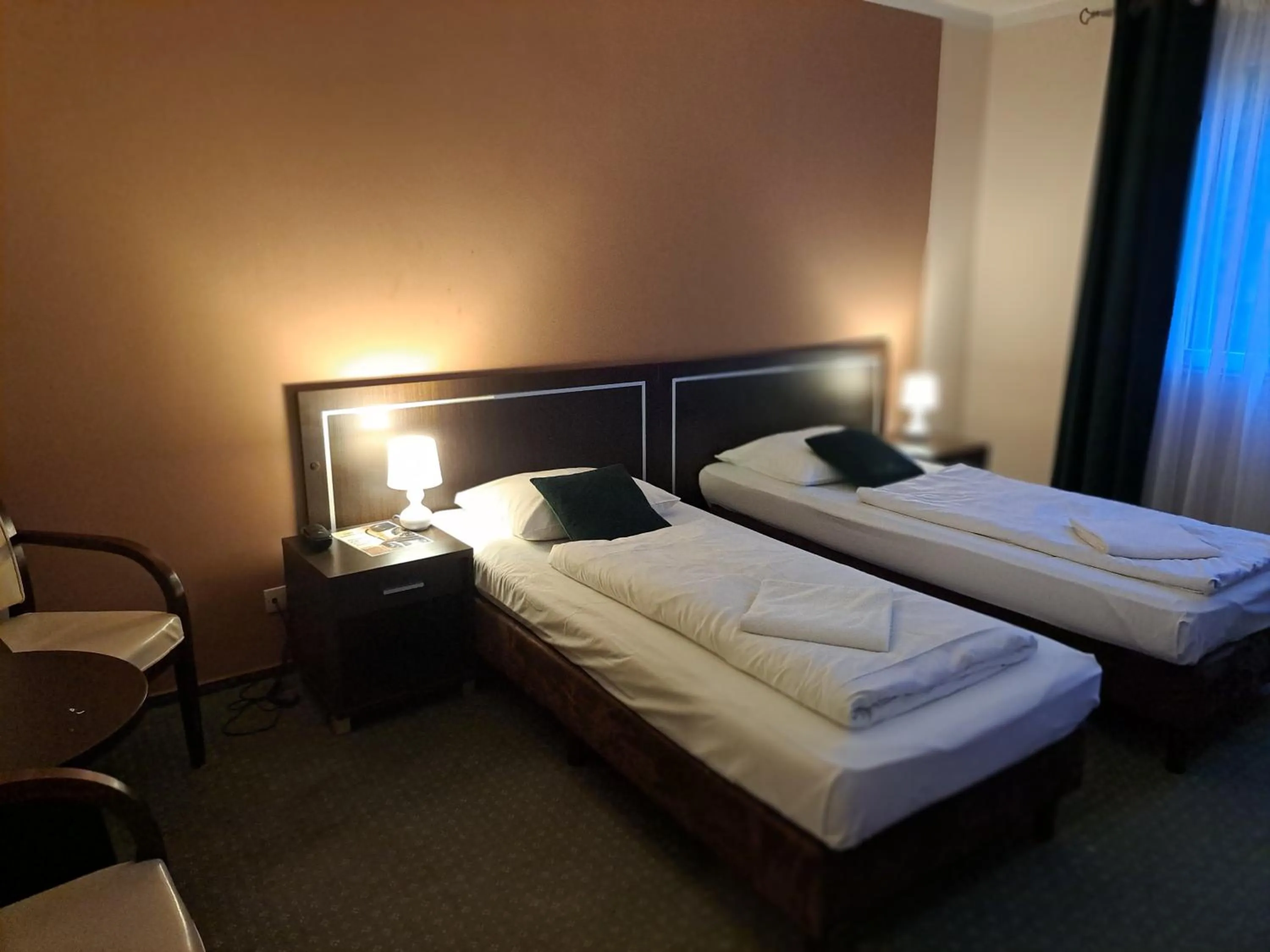 Bed in A&A PRESTIGE Spólka z Ograniczoną Odpowiedzialnością