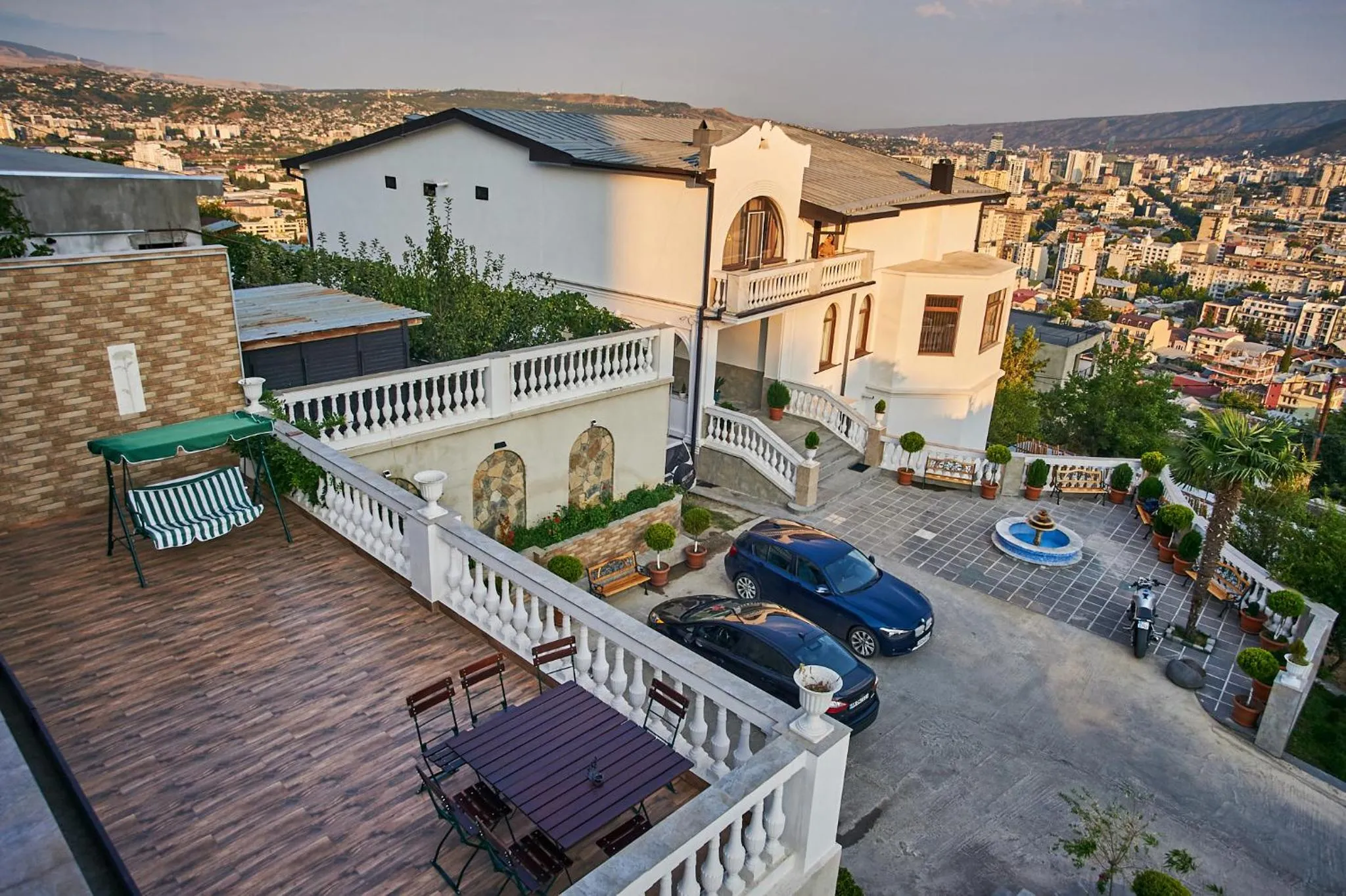 Balcony/Terrace in The Hilltop Skyline Hotel