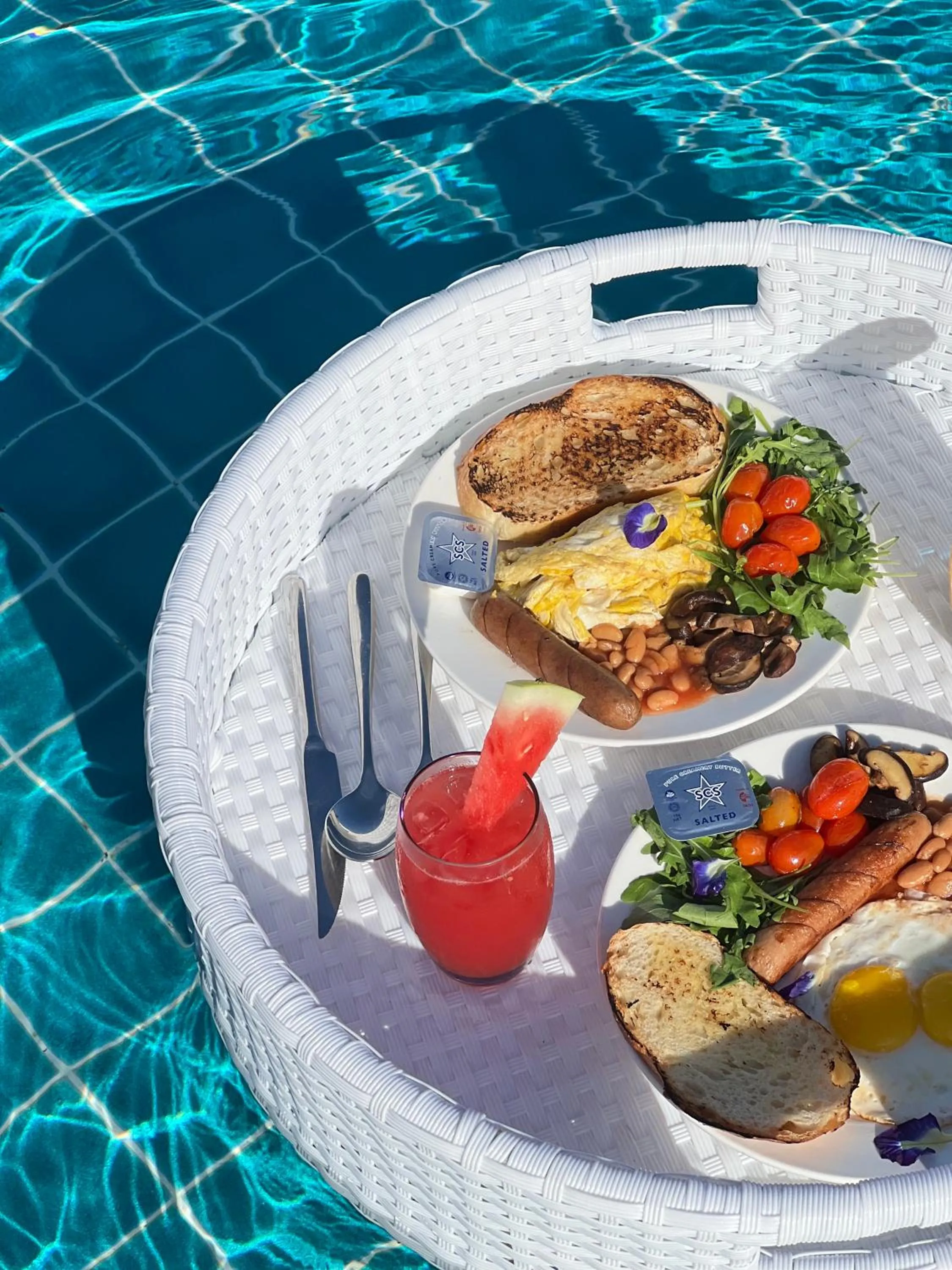 Swimming pool in Found Mansion