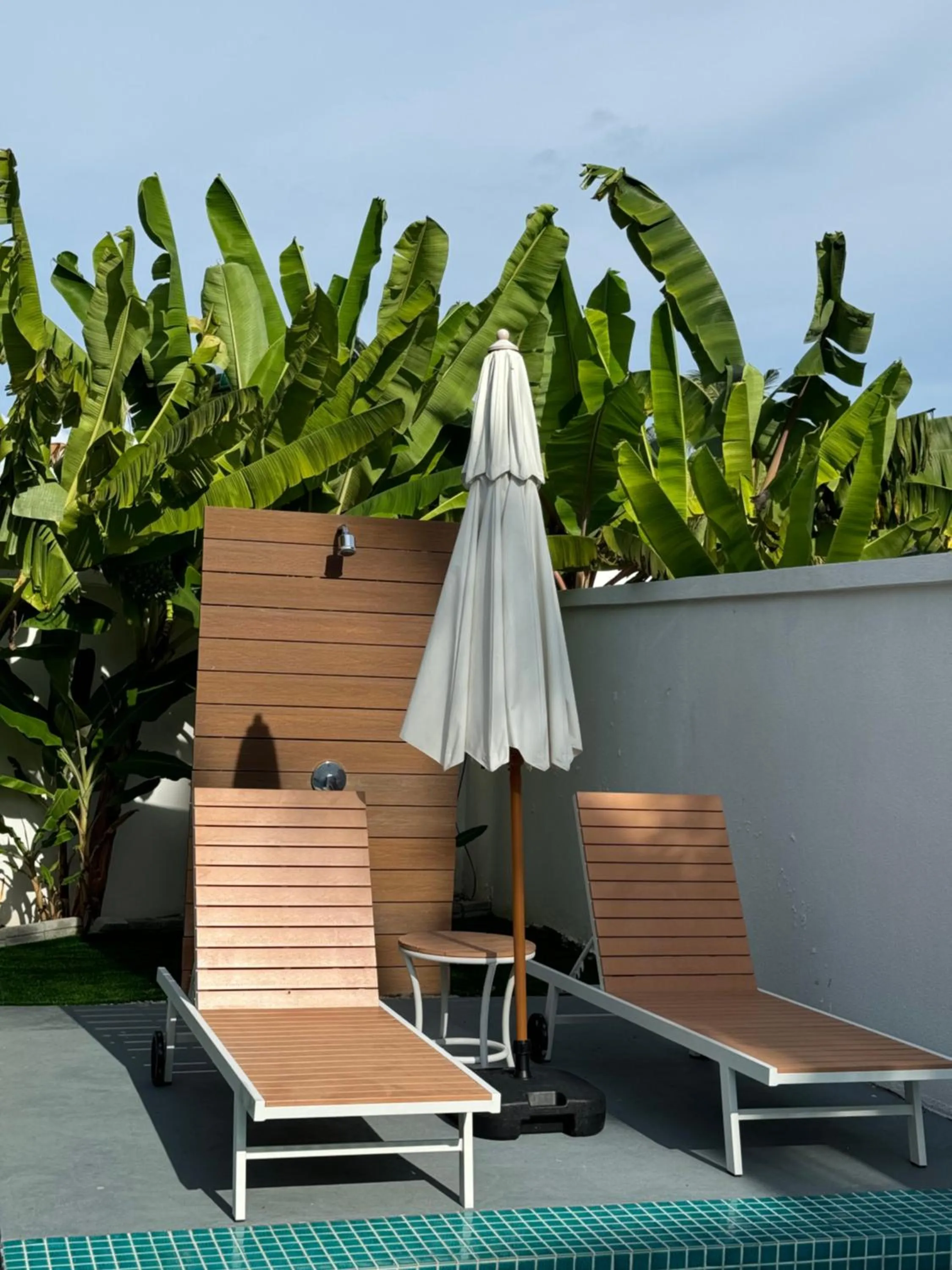 Swimming pool in Found Mansion