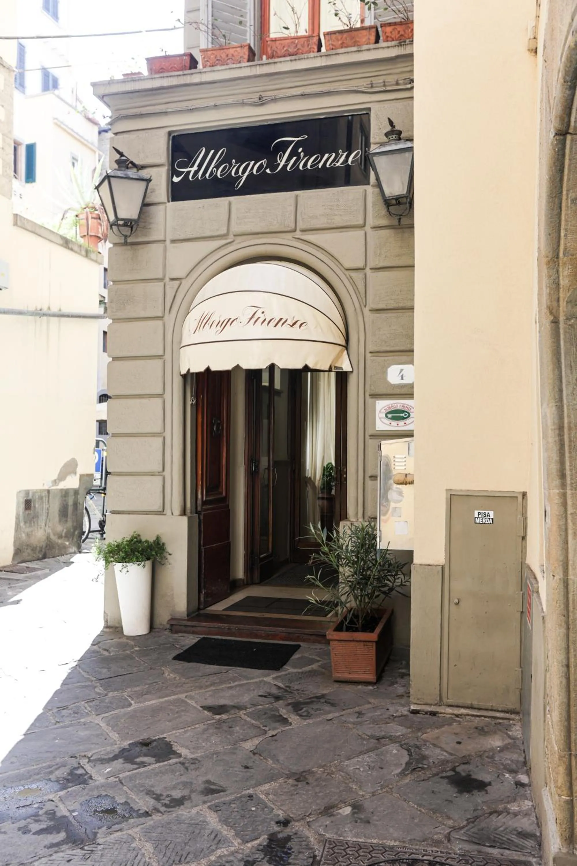 Property building in Albergo Firenze
