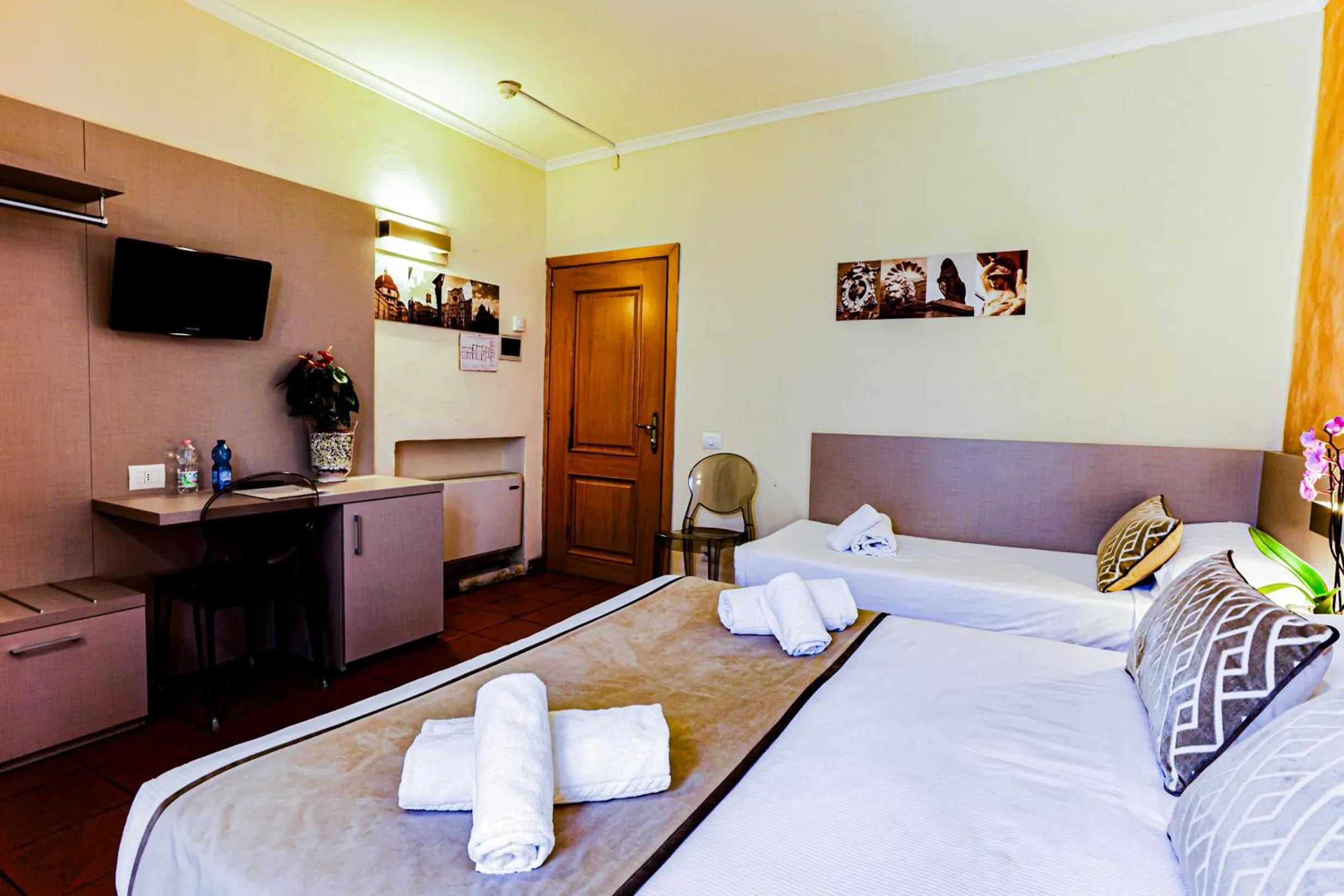 Bedroom, Bed in Albergo Firenze