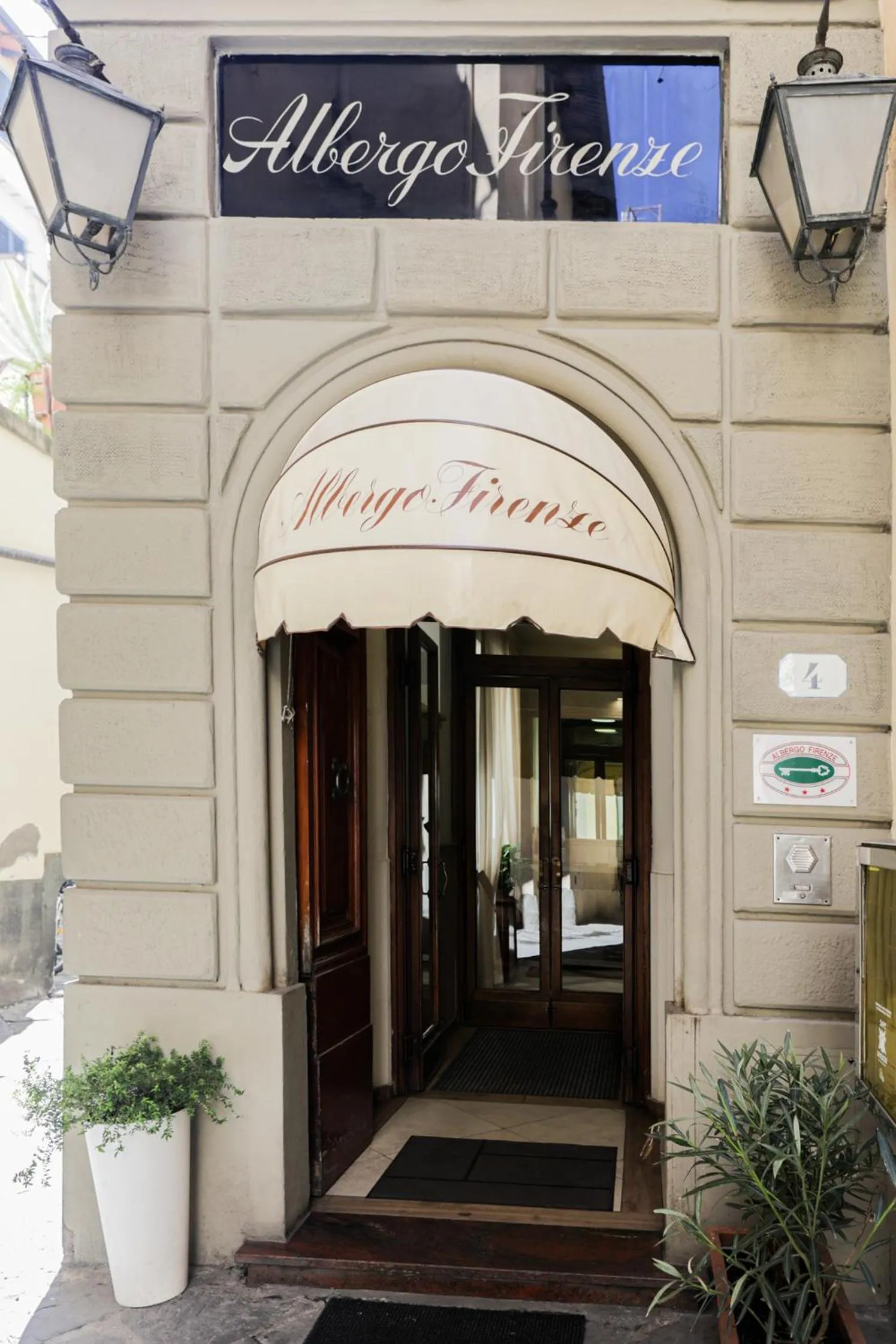 Facade/entrance in Albergo Firenze