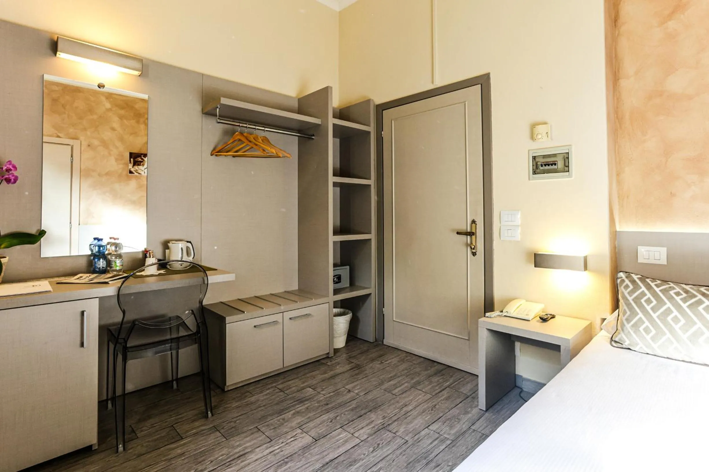 Bedroom, Bed in Albergo Firenze