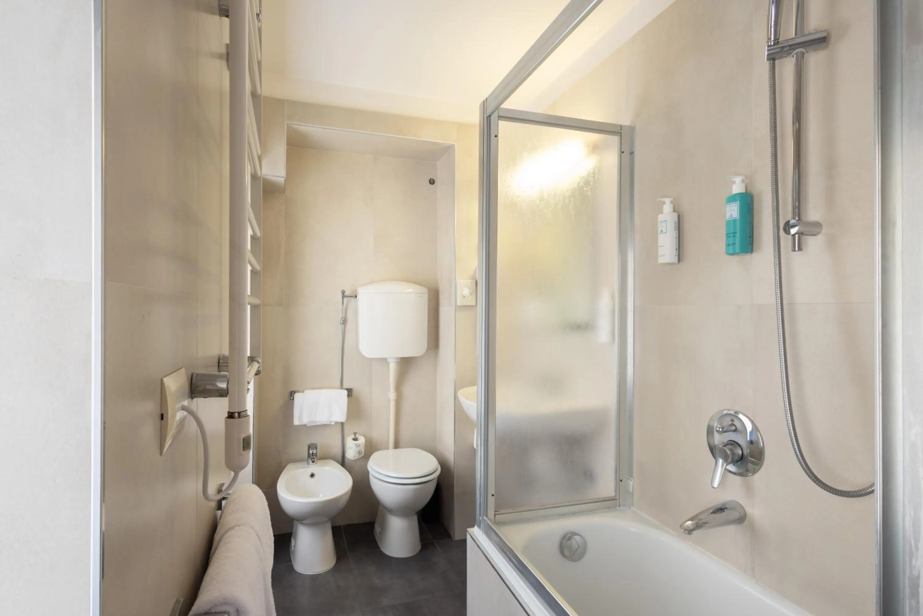 Bathroom in Albergo Firenze