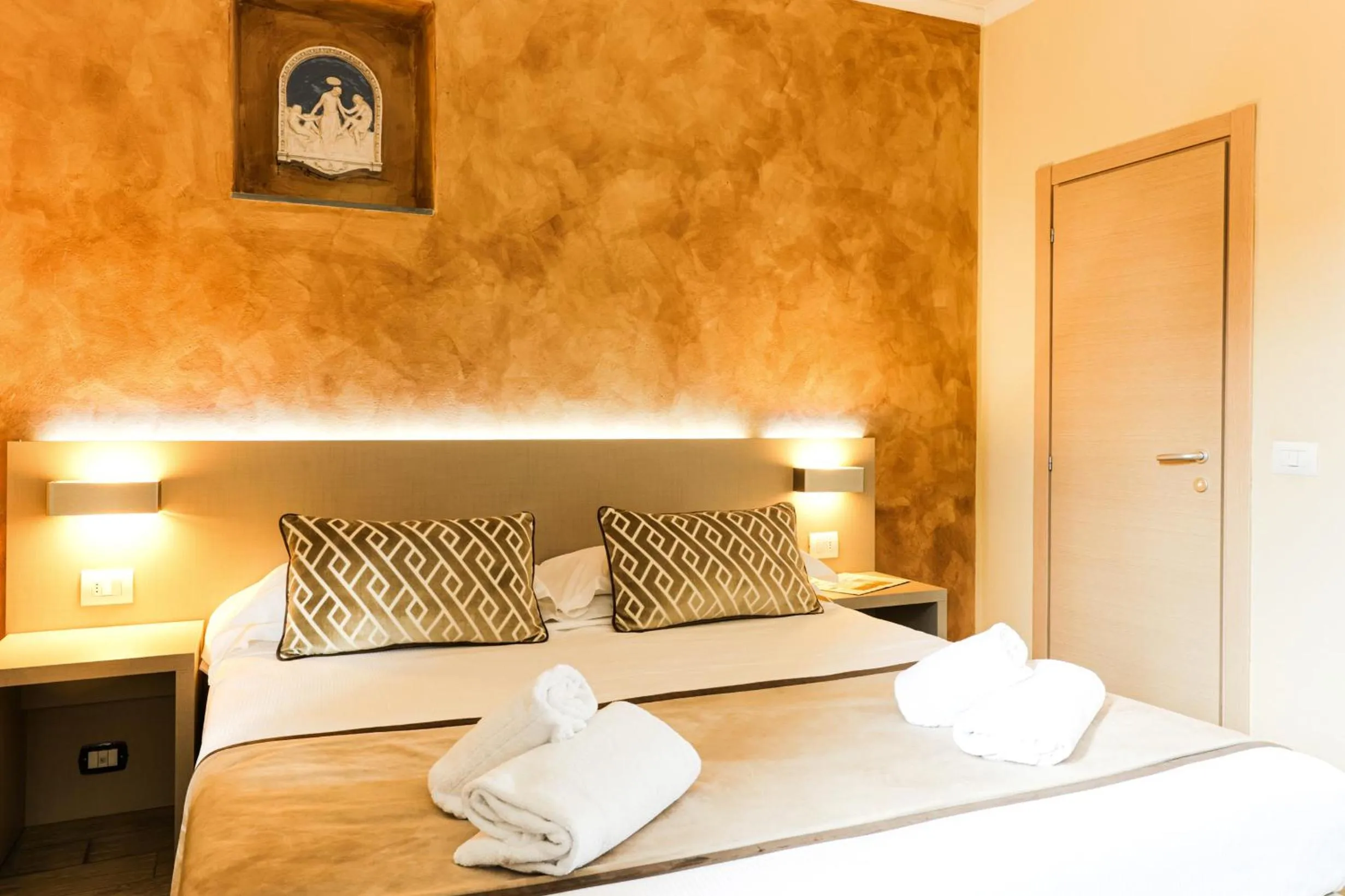 Bedroom, Bed in Albergo Firenze