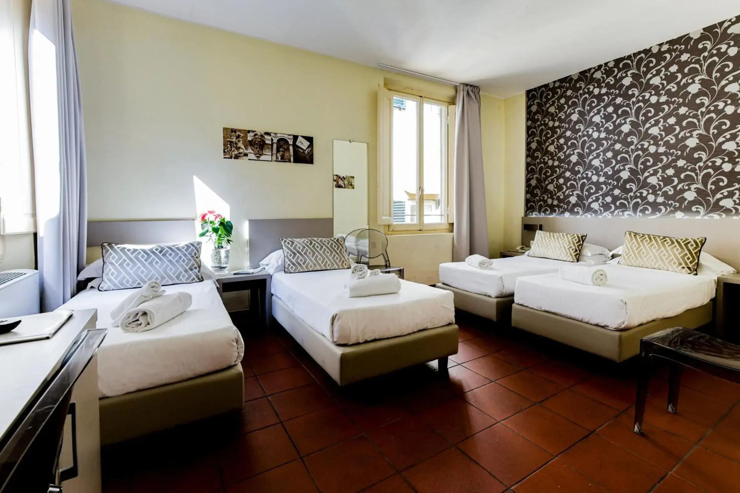 Superior Quadruple Room in Albergo Firenze Superior Quadruple Room in Albergo Firenze