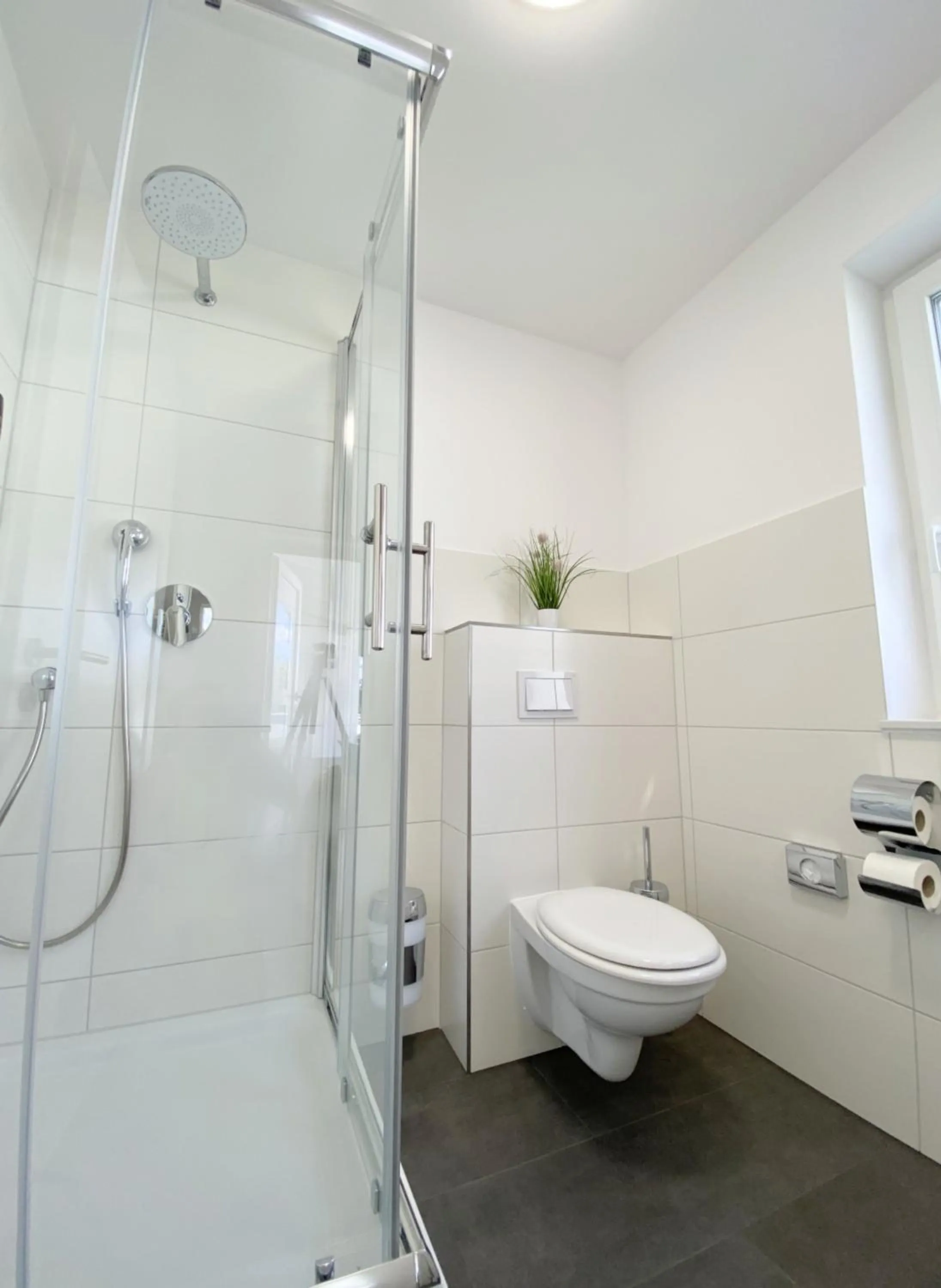 Shower in REGIOHOTEL Aparthotel Wernigerode - #Ferienwohnungen #Familienfreundlich #Harzurlaub #Freeparking