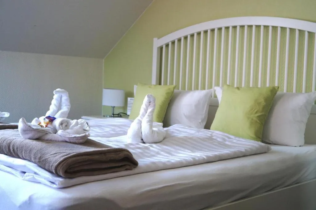 Bed in REGIOHOTEL Aparthotel Wernigerode - #Ferienwohnungen #Familienfreundlich #Harzurlaub #Freeparking