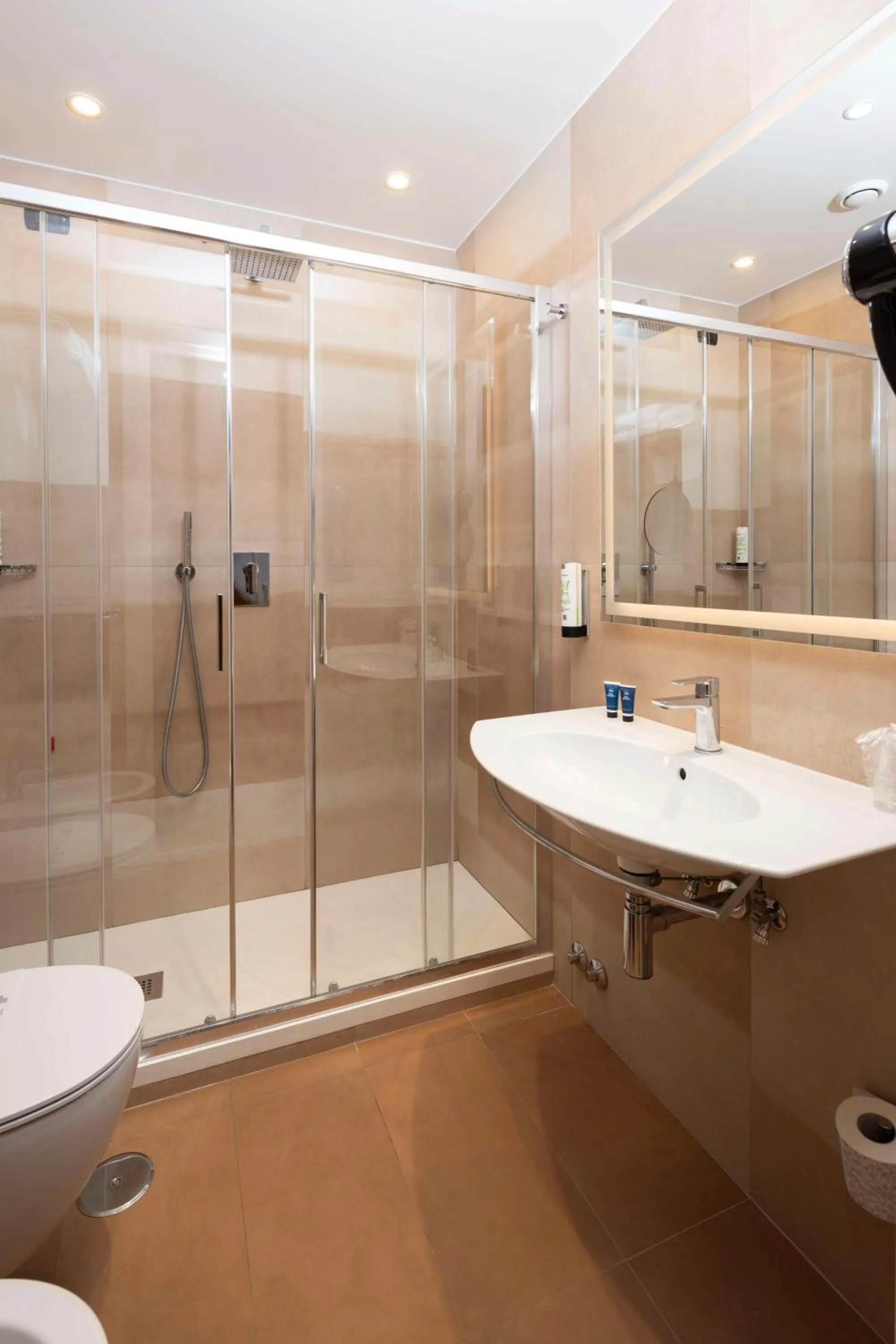 Bathroom in Best Western Hotel Rome Airport