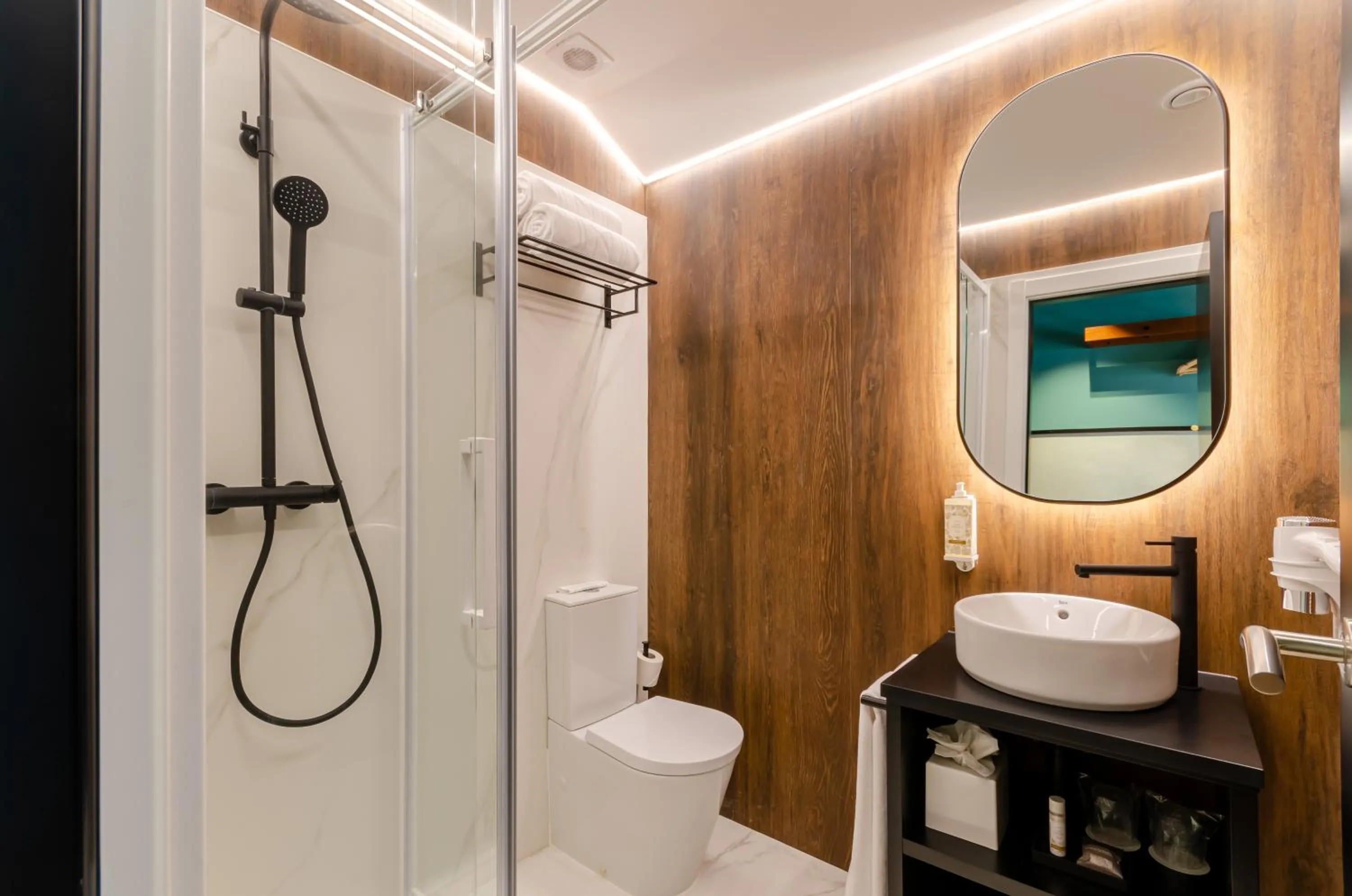 Bathroom in Nicola Rossio Hotel