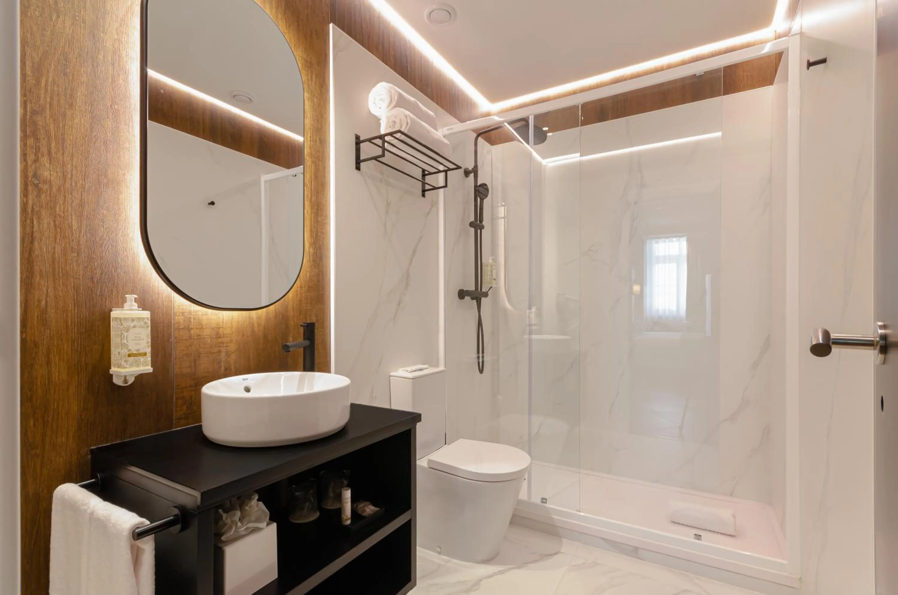 Bathroom in Nicola Rossio Hotel