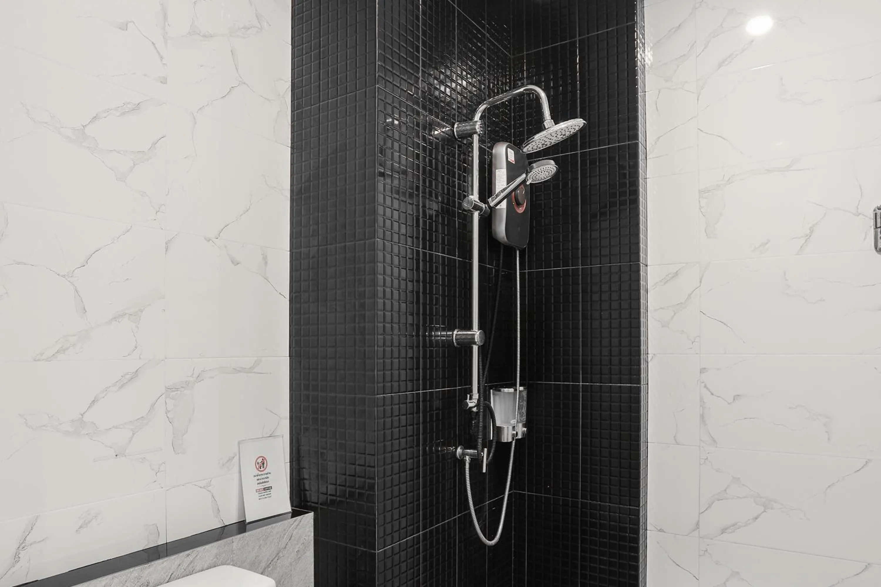 Bathroom in De Piraya residence