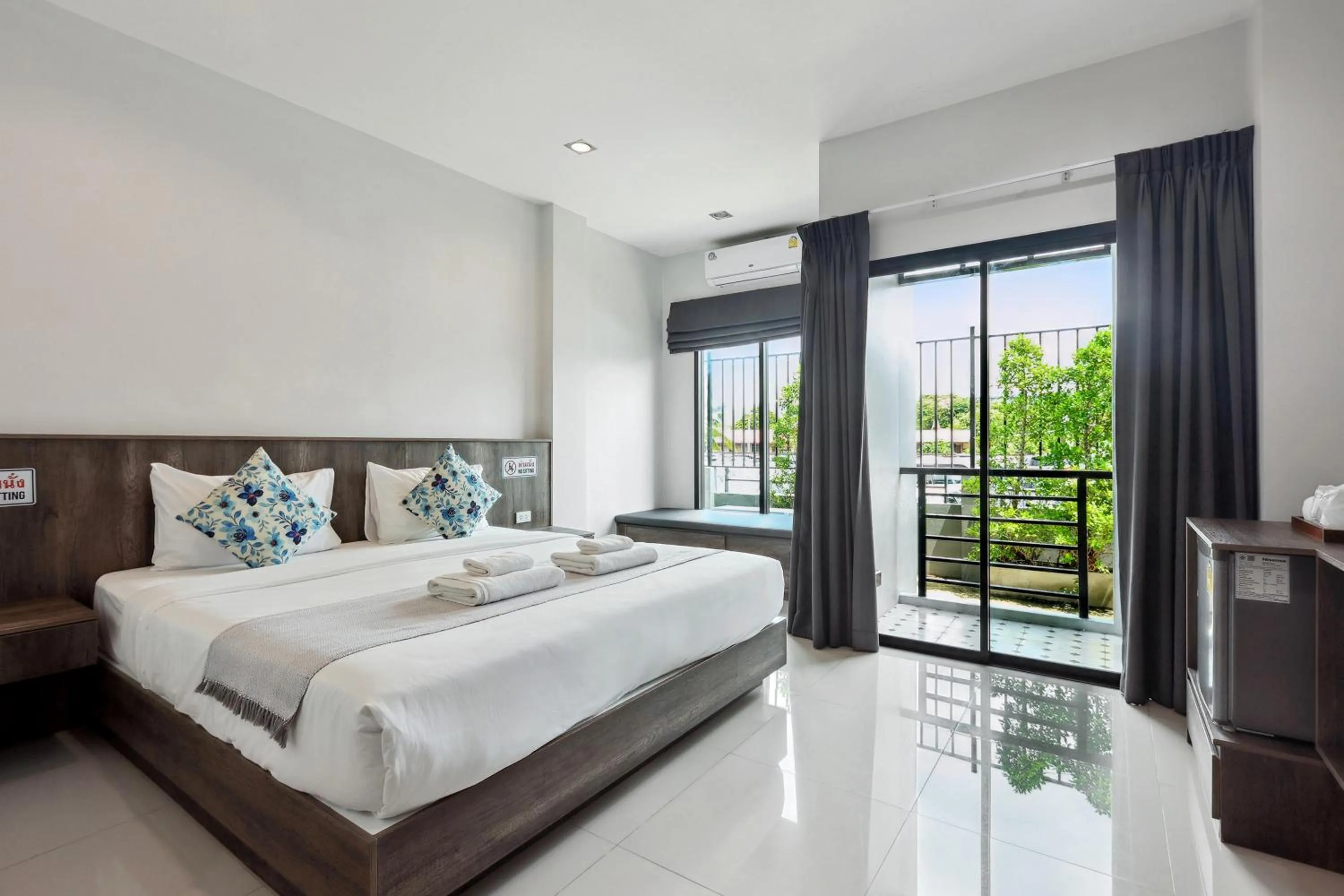 Bed in De Piraya residence