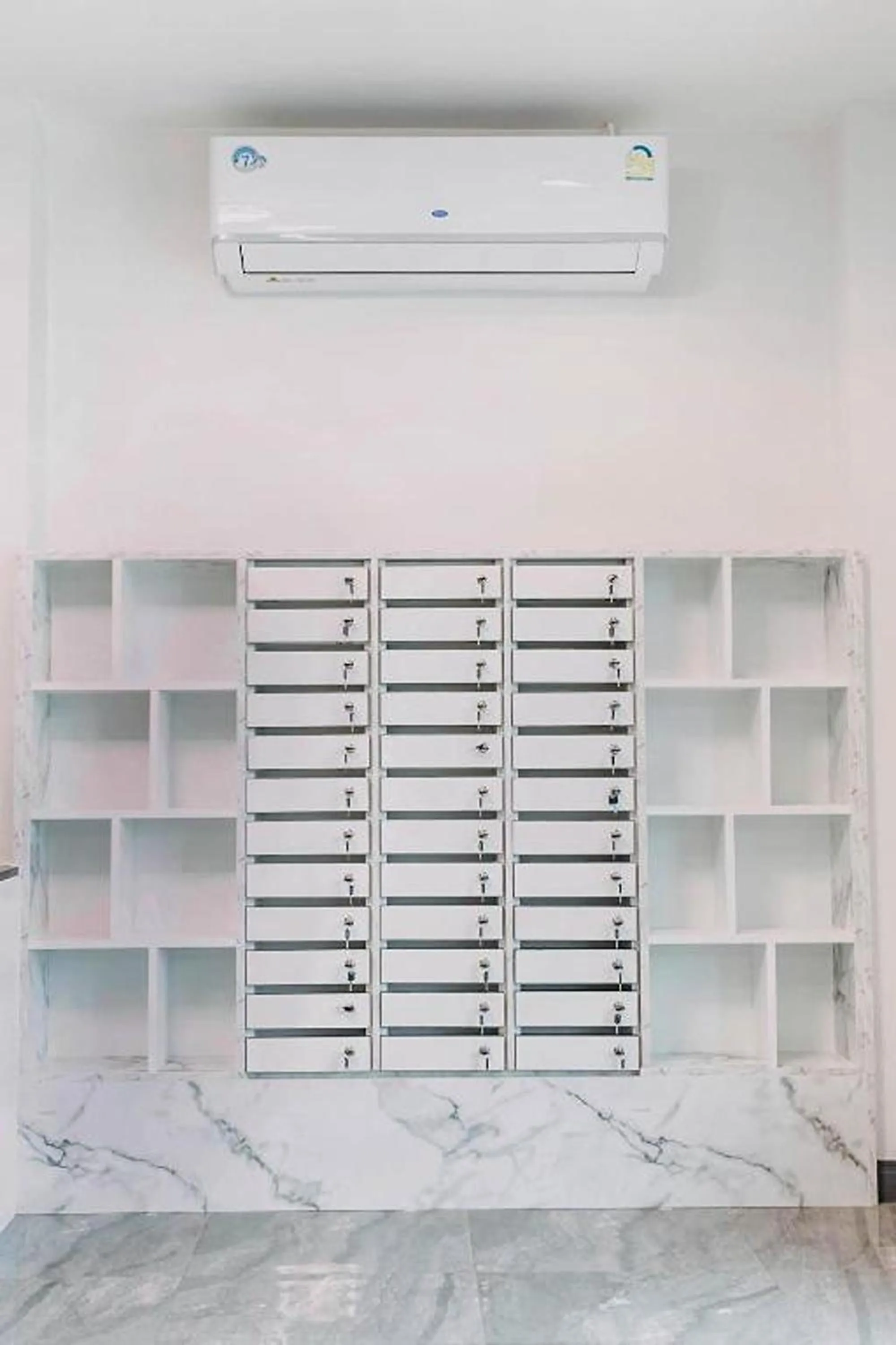 microwave in De Piraya residence