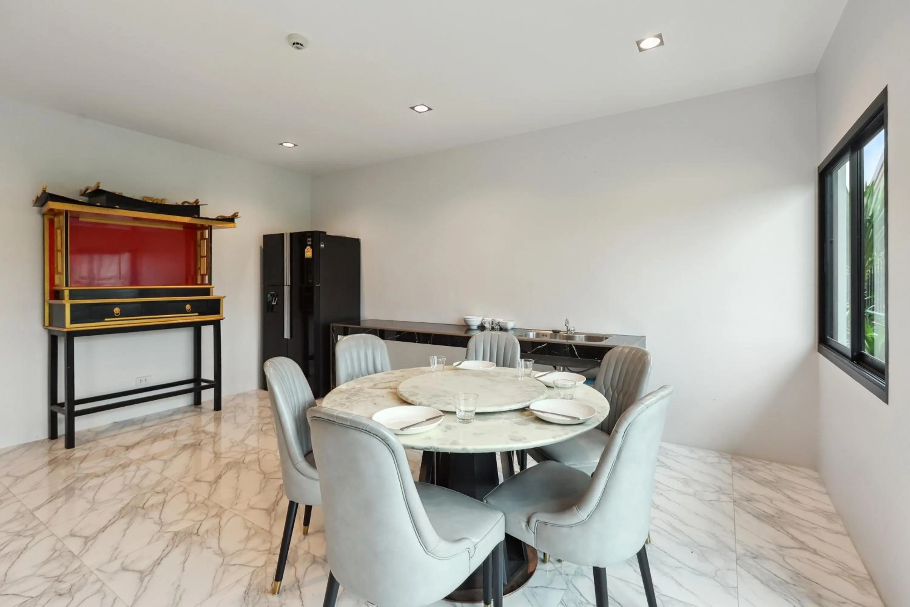 Dining area in De Piraya residence