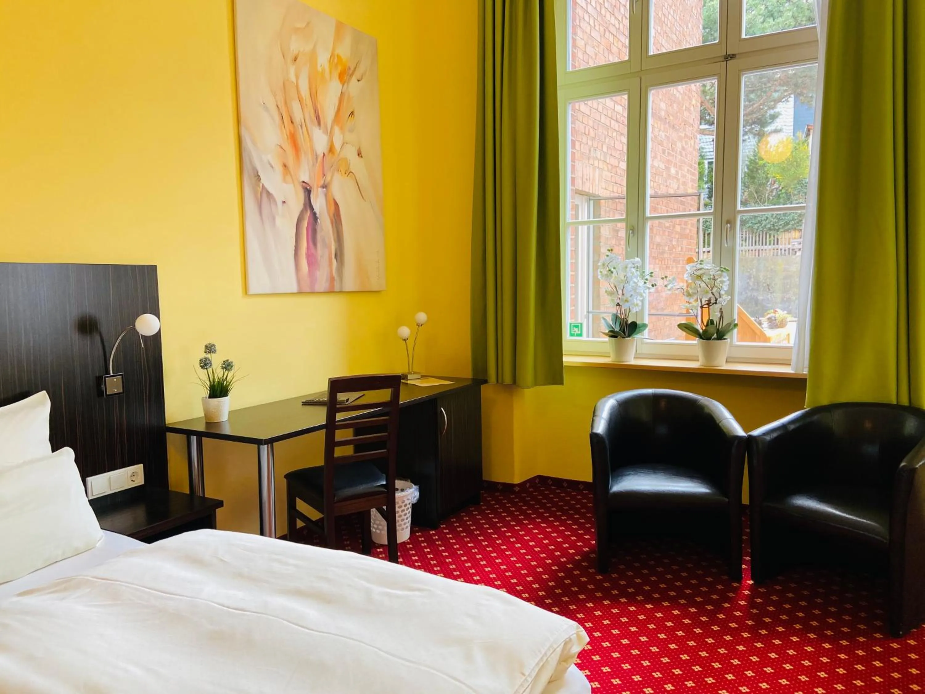 Photo of the whole room, Bed in Pension Katharinenschule