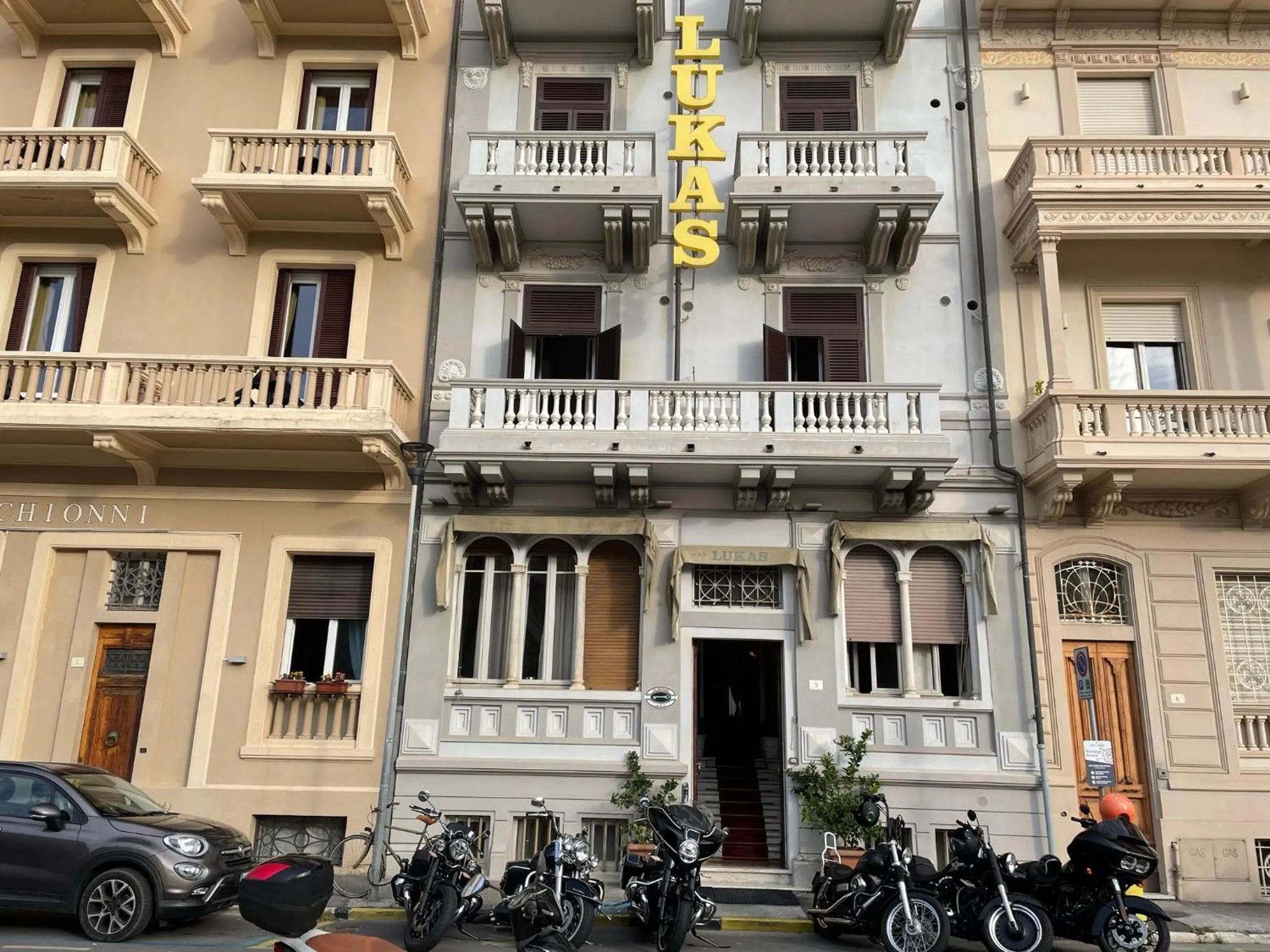 Property building in Hotel Lukas Vegetarian & Vegan